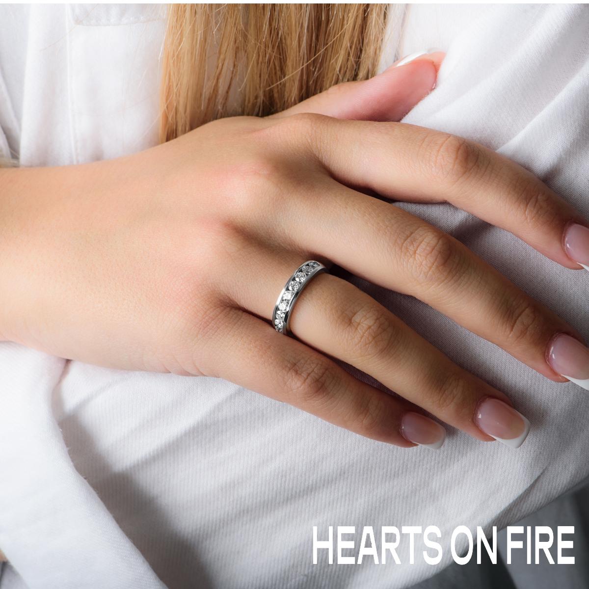 Hearts On Fire, bague d'éternité en or blanc avec diamants 0,72 carat Pour femmes en vente