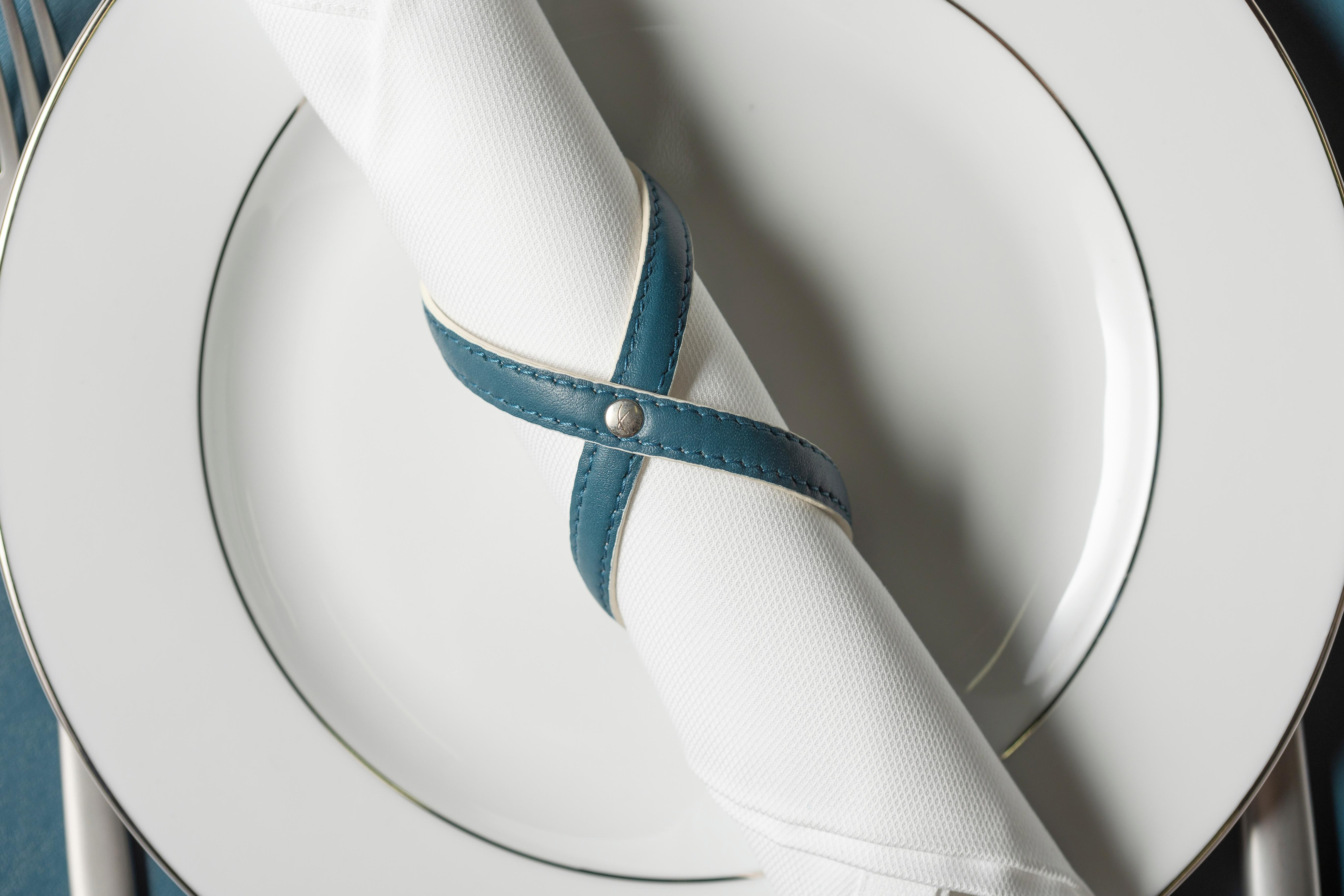 Moderno HEATHCLIFF Set di 2 portatovaglioli - Amalfi Blue e Luna White in vendita
