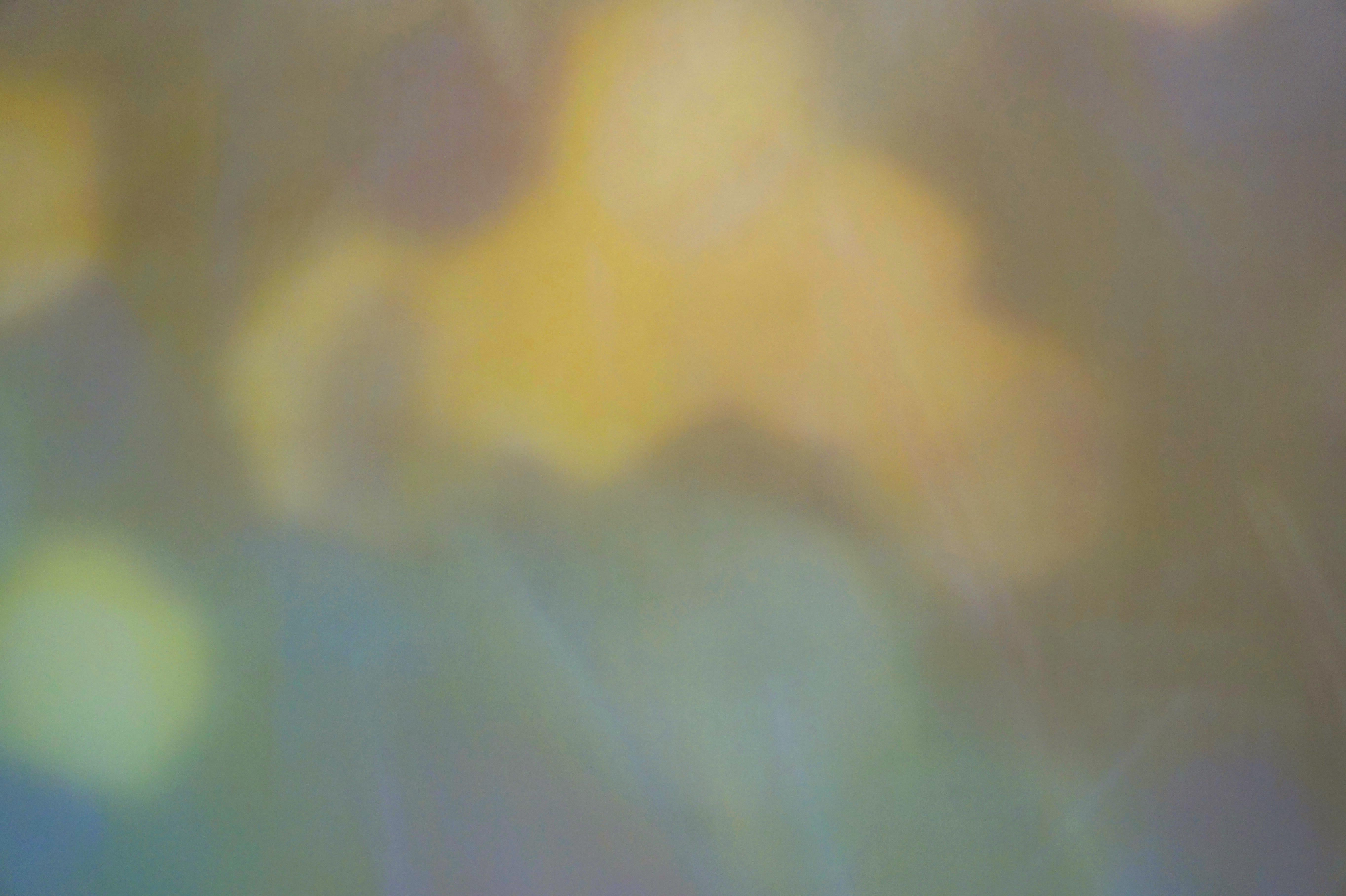 Rising Burst - Peinture abstraite contemporaine en techniques mixtes, éclat de lumière jaune - Painting de Heather Hartman