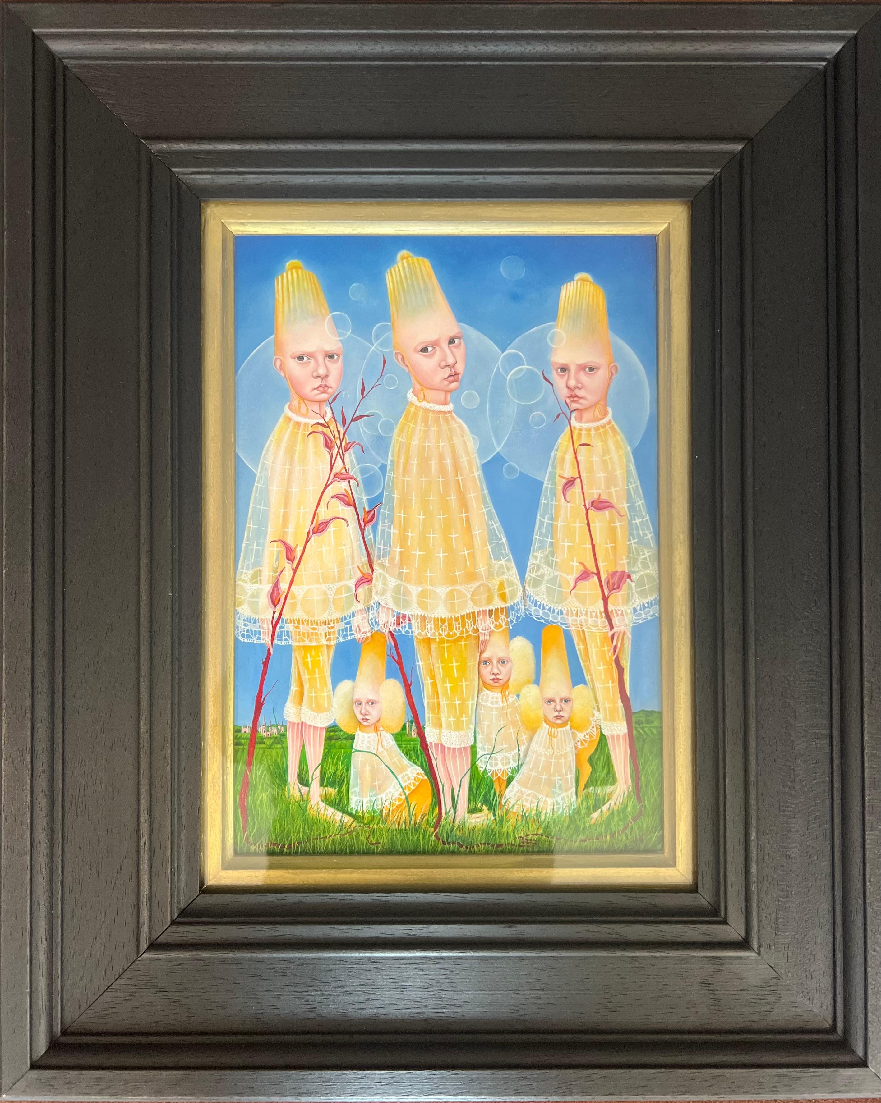 Tribe Oil Painting on Panel People Surrealism En Stock - Figurative Painting Gris de Heather Nevay