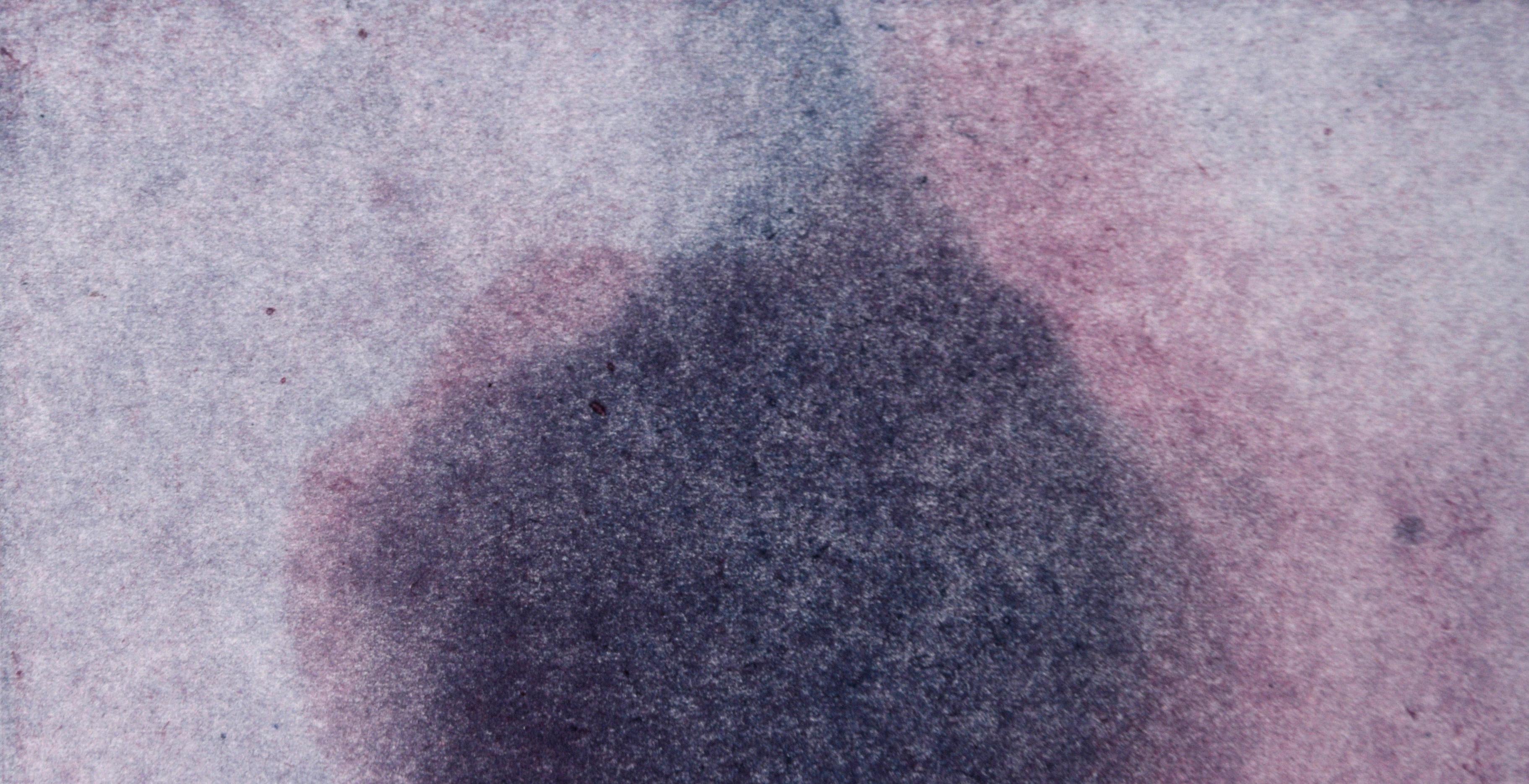 Lavendel Nebula – Transfer-Monogramm in Öl auf Papier (Abstrakter Expressionismus), Print, von Heather Speck