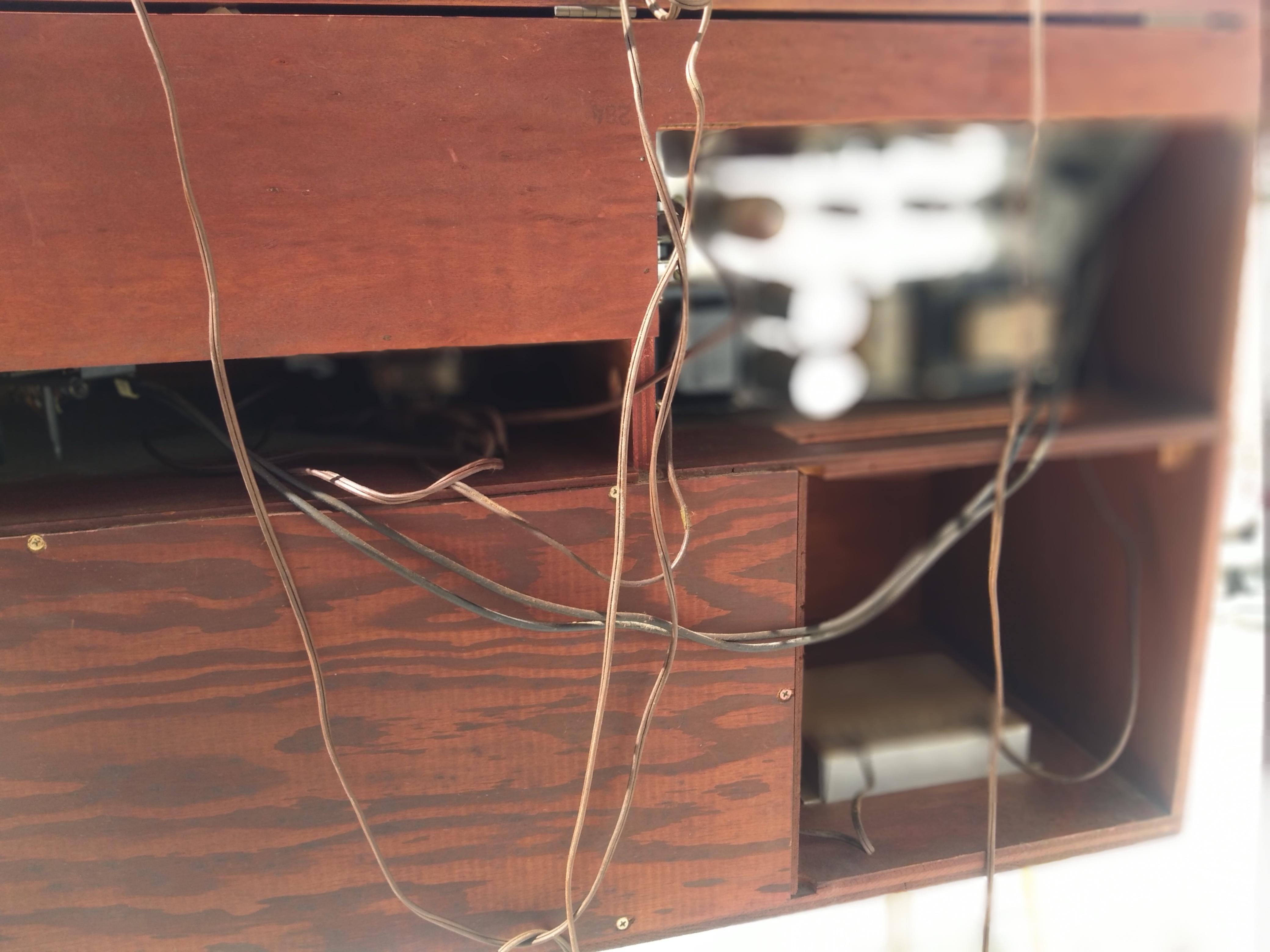 Heathkit SD-1 Tube Stereo/Phonograph Cabinet with Speakers In Good Condition For Sale In Pasadena, TX