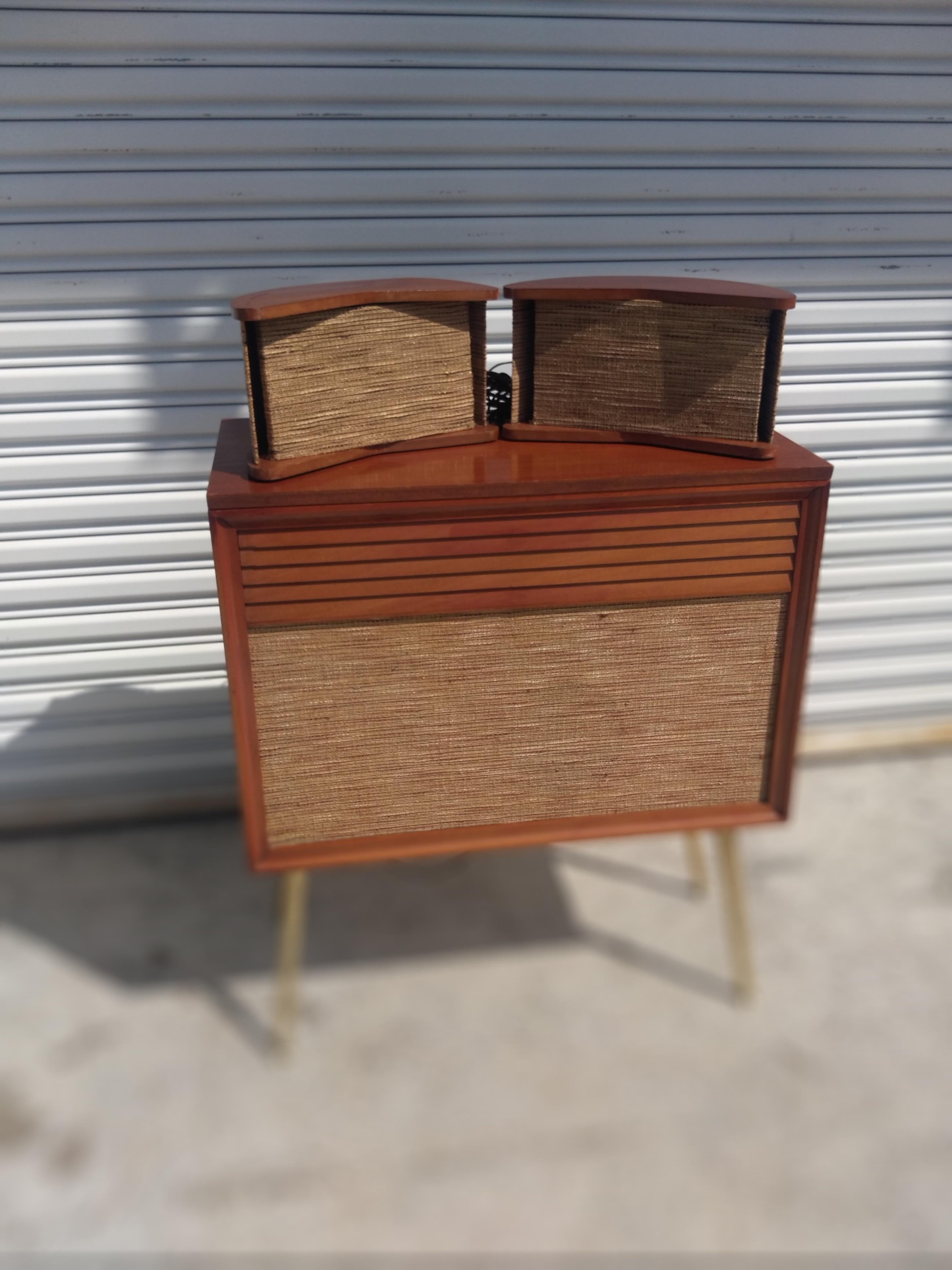 Brass Heathkit SD-1 Tube Stereo/Phonograph Cabinet with Speakers For Sale