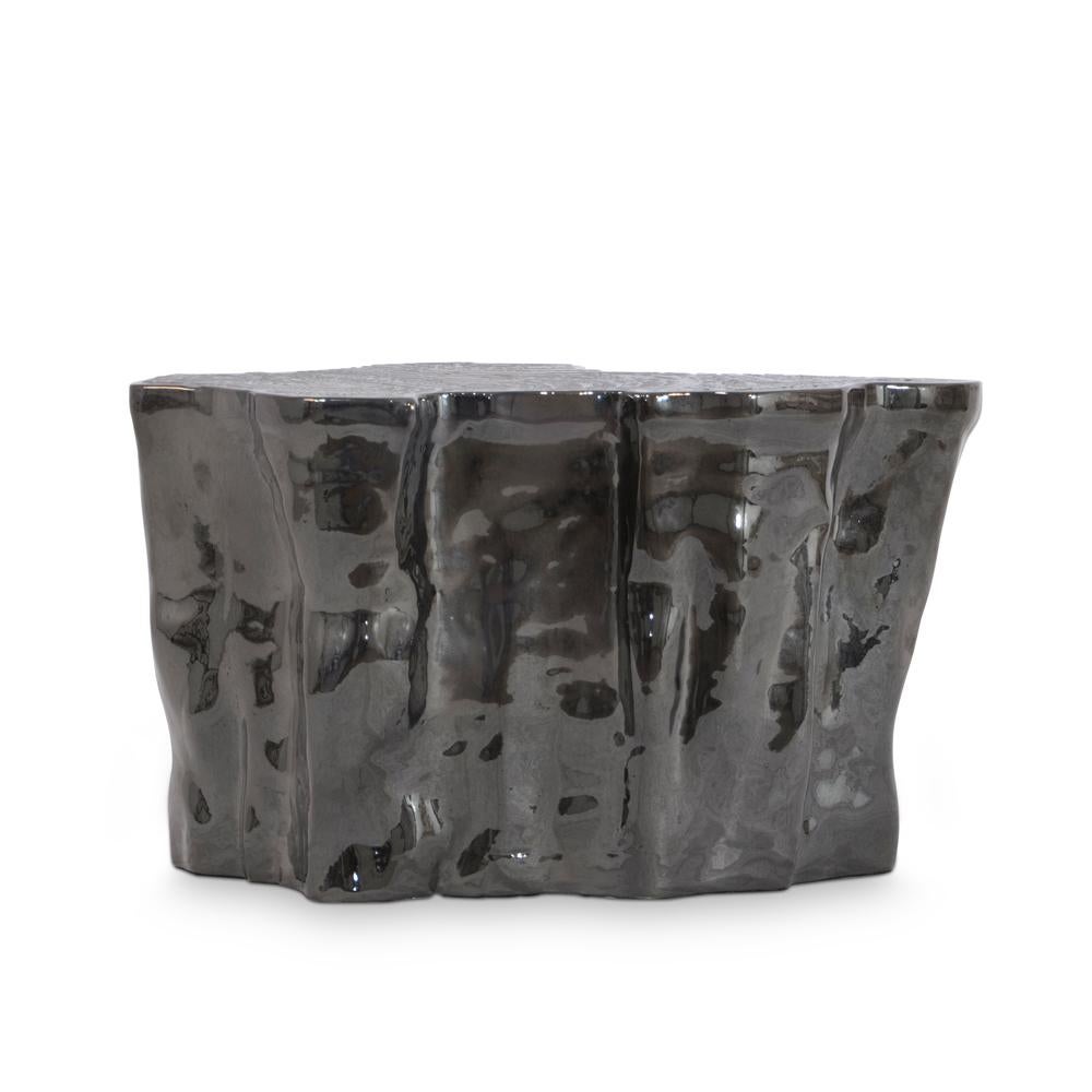 Side table Heaven Black made in 
Handcrafted black ceramic.
Also available in Brown ceramic.
