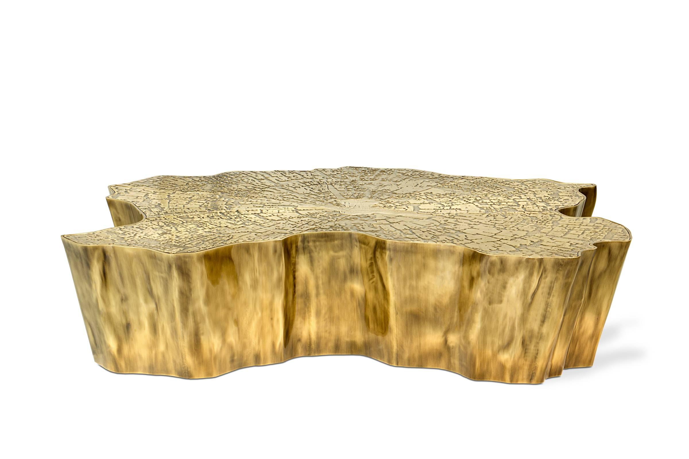 Table basse Heaven en laiton massif poli. 
Disponible en deux tailles :
L 123 x D 102 x H 30cm, prix : 31500,00€.
L 138 x D 95 x H 36cm, prix : 34900,00€.
Également disponible en table d'appoint Heaven.
