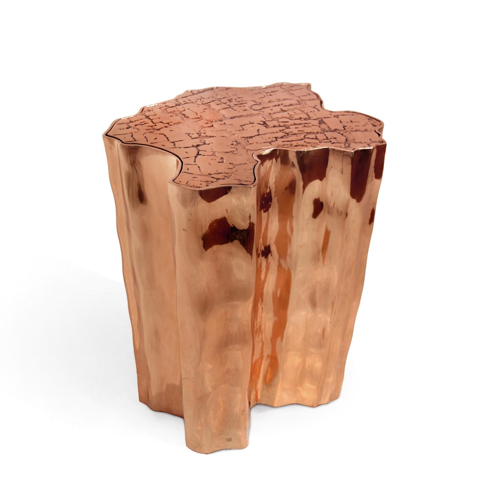 Side table heaven copper in casted aluminium
Covered with polished copper.
Also available in coffee table heaven copper.