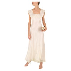 Heavenly Fischer Vintage 40er Jahre Weißes elfenbeinfarbenes Hochzeits-Slipkleid aus Seide mit Spitze