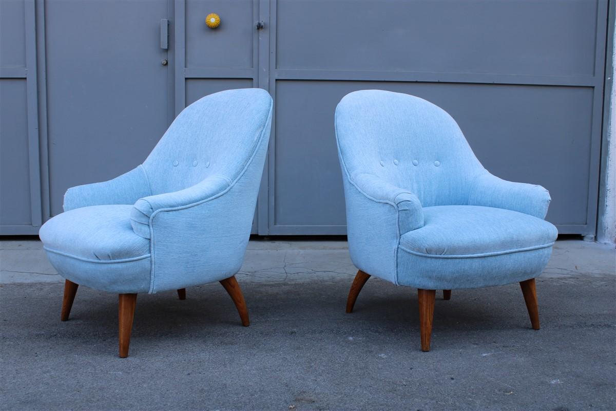 Heavenly mid-century Italian design pair of small armchairs Gio Ponti style, conical and curved feet in chestnut wood, these armchairs are very reminiscent of the style of a pair of armchairs Conceived and designed by the famous Gio Ponti. Original