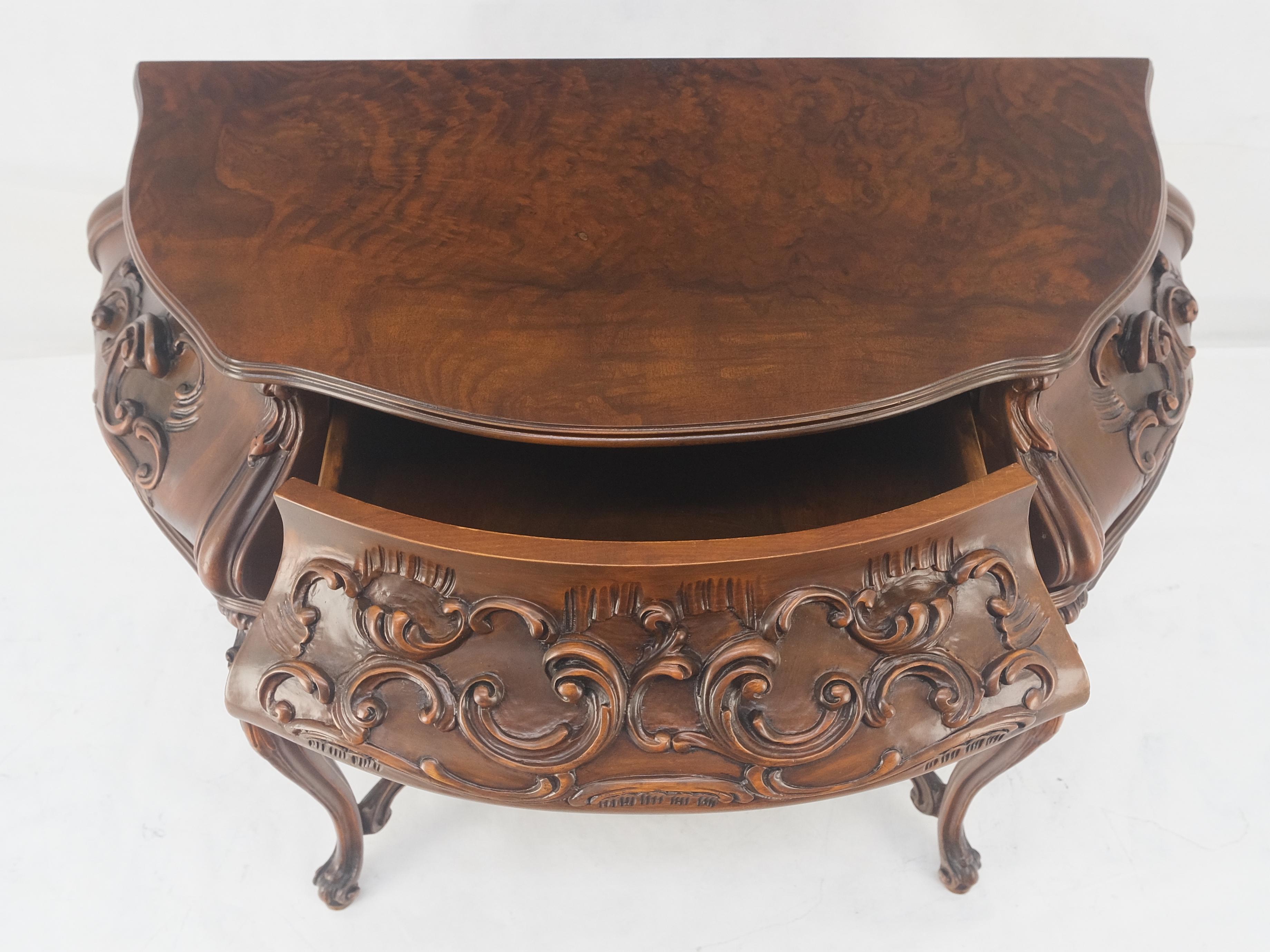 Sculpté Table console décorative style Demi Lune en ronce de noyer MINT en vente
