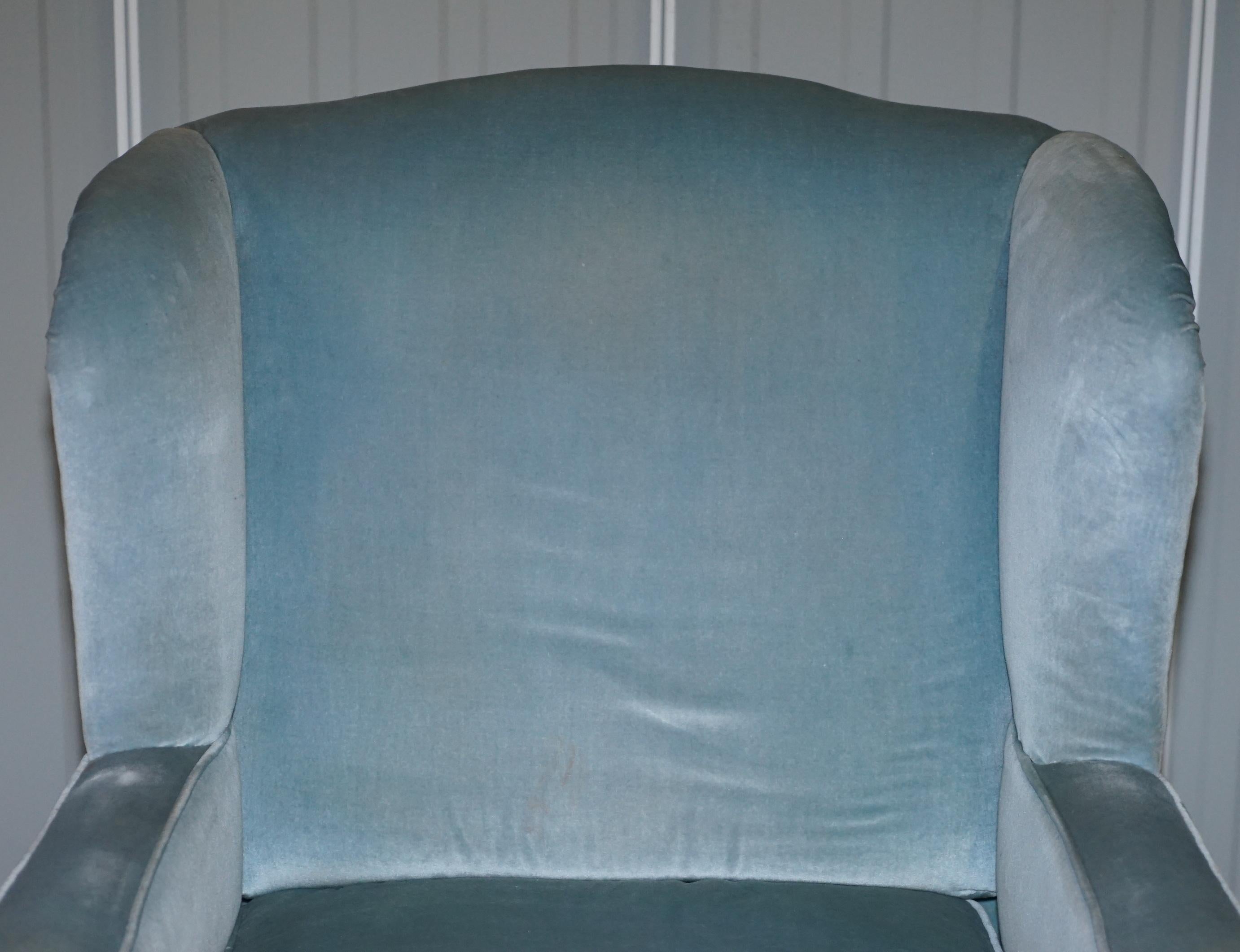 Stark geschnitzter Löwe Haarige Tatzenfüße Viktorianischer Sessel Himmelblauer Samt George II (19. Jahrhundert) im Angebot