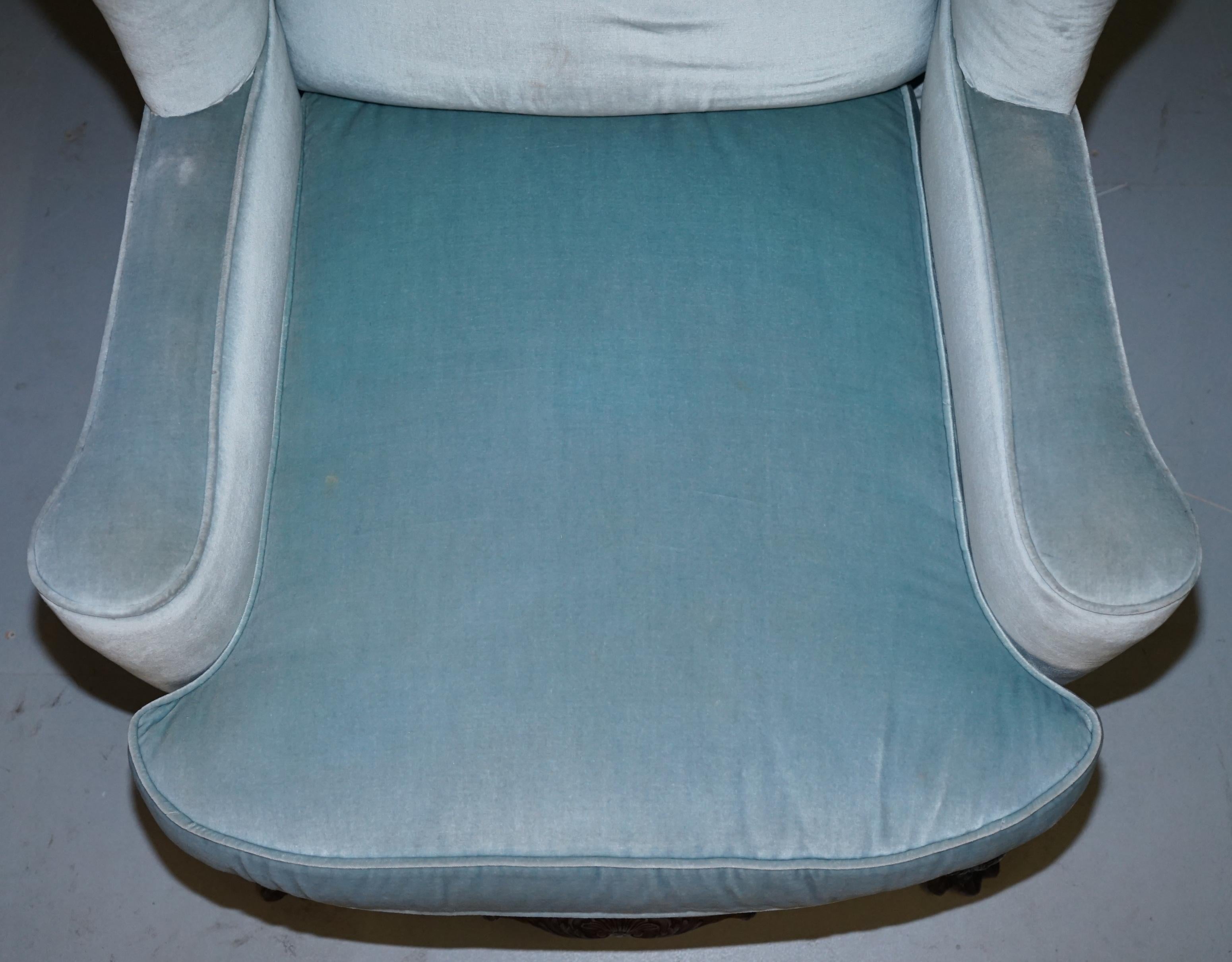 Stark geschnitzter Löwe Haarige Tatzenfüße Viktorianischer Sessel Himmelblauer Samt George II (Polster) im Angebot