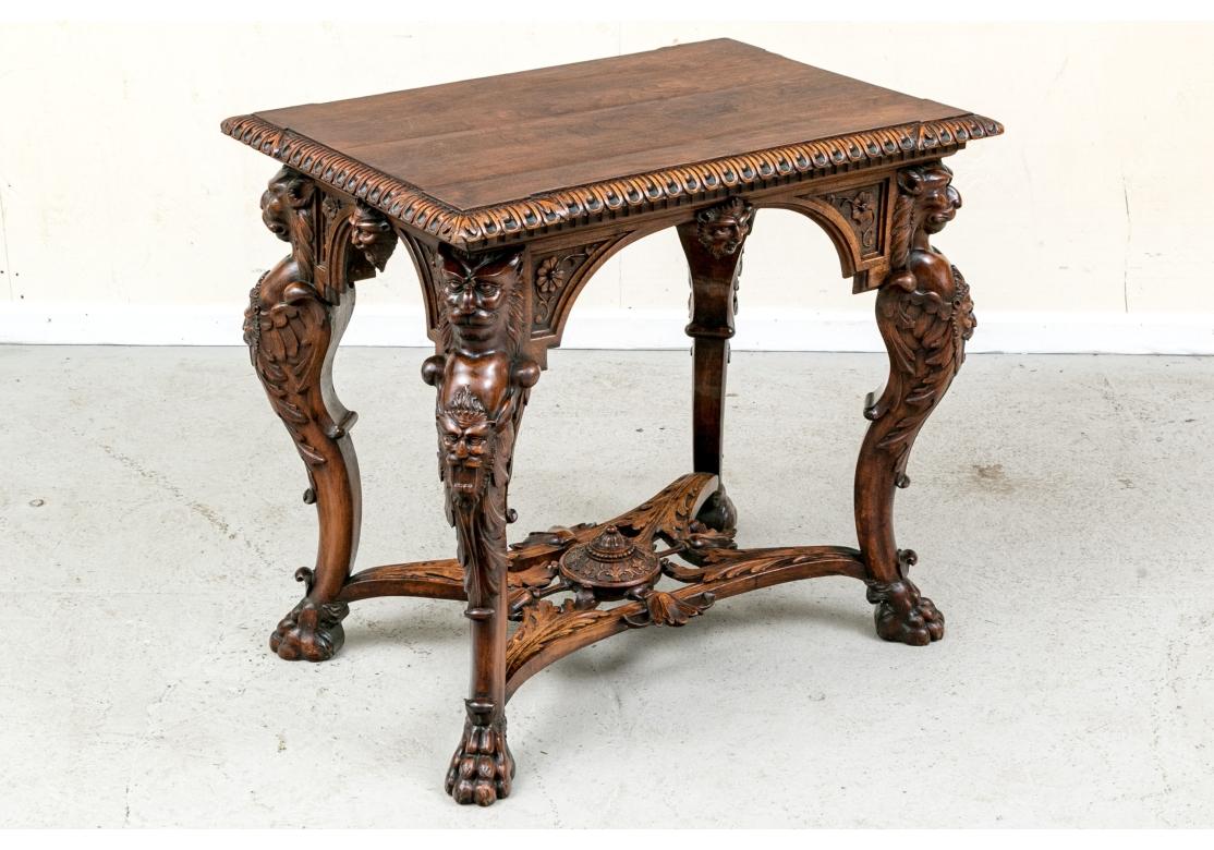 Table de salon figurative sculptée de style Renaissance en vente 9