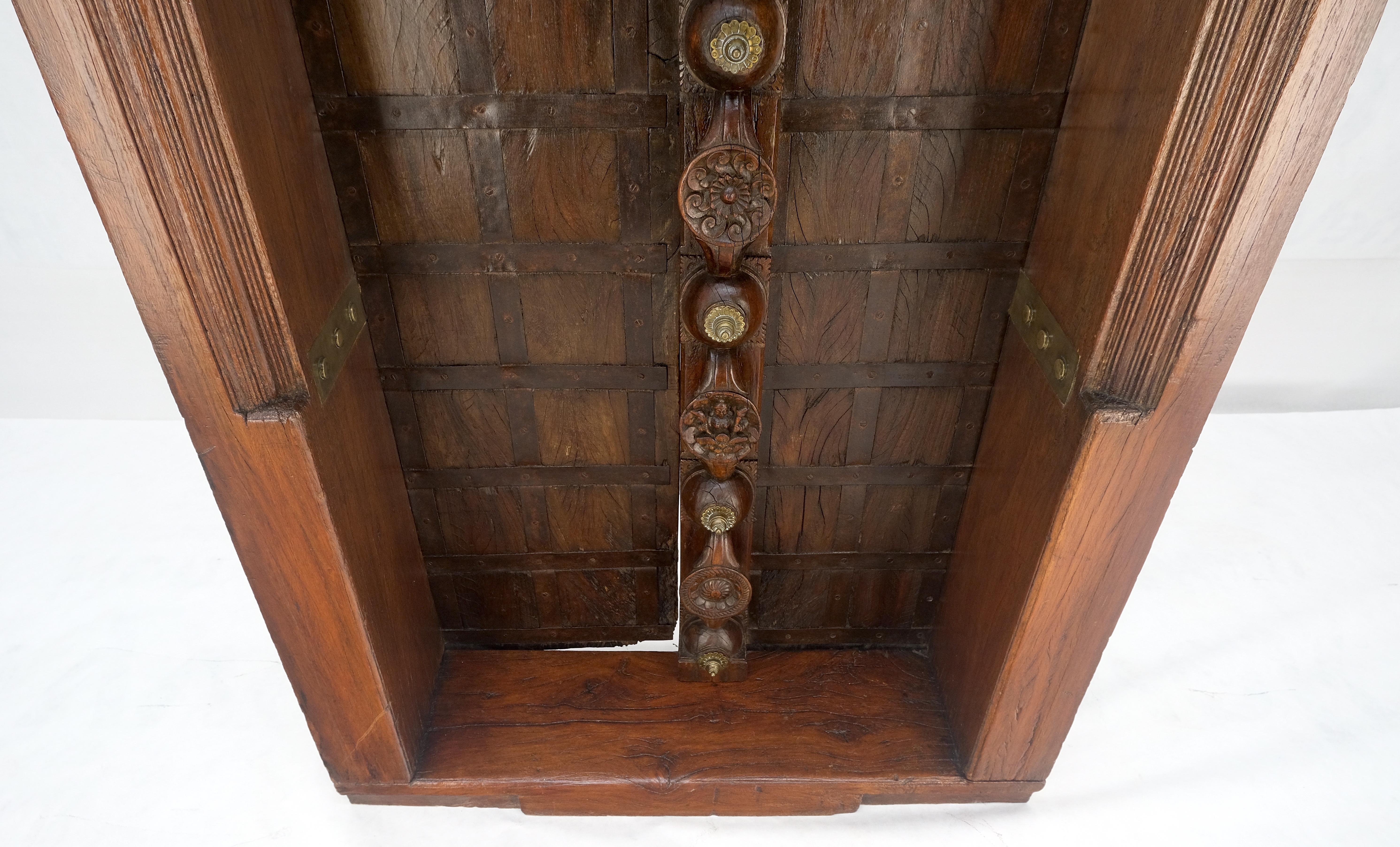 Double porte française en teck massif lourdement sculpté avec cadre Antique Decorative en vente 4