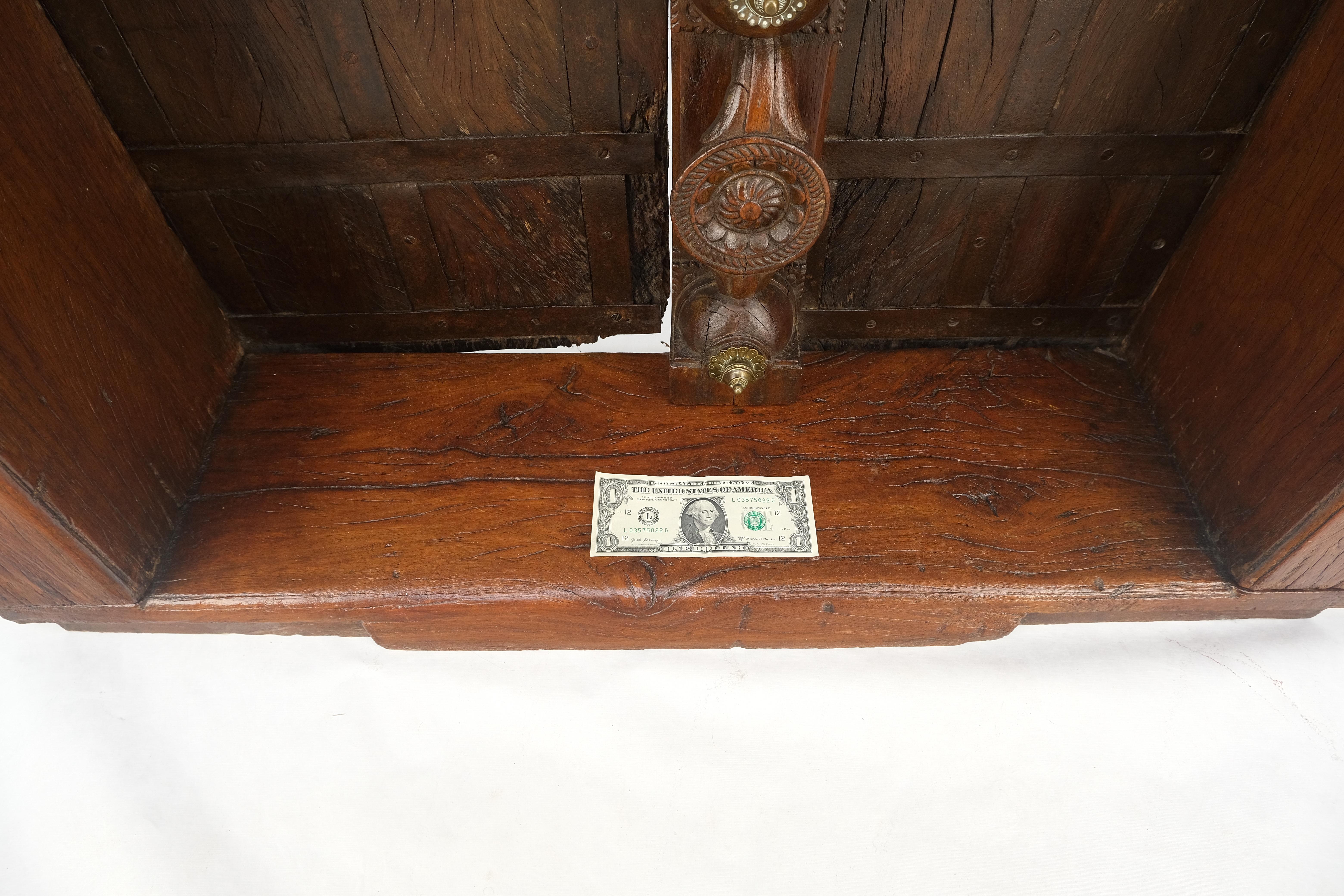 Double porte française en teck massif lourdement sculpté avec cadre Antique Decorative en vente 7