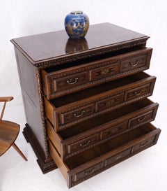 Commode à 4 tiroirs de style espagnol fortement sculptée Commode à 4 tiroirs Commode commode dressoir