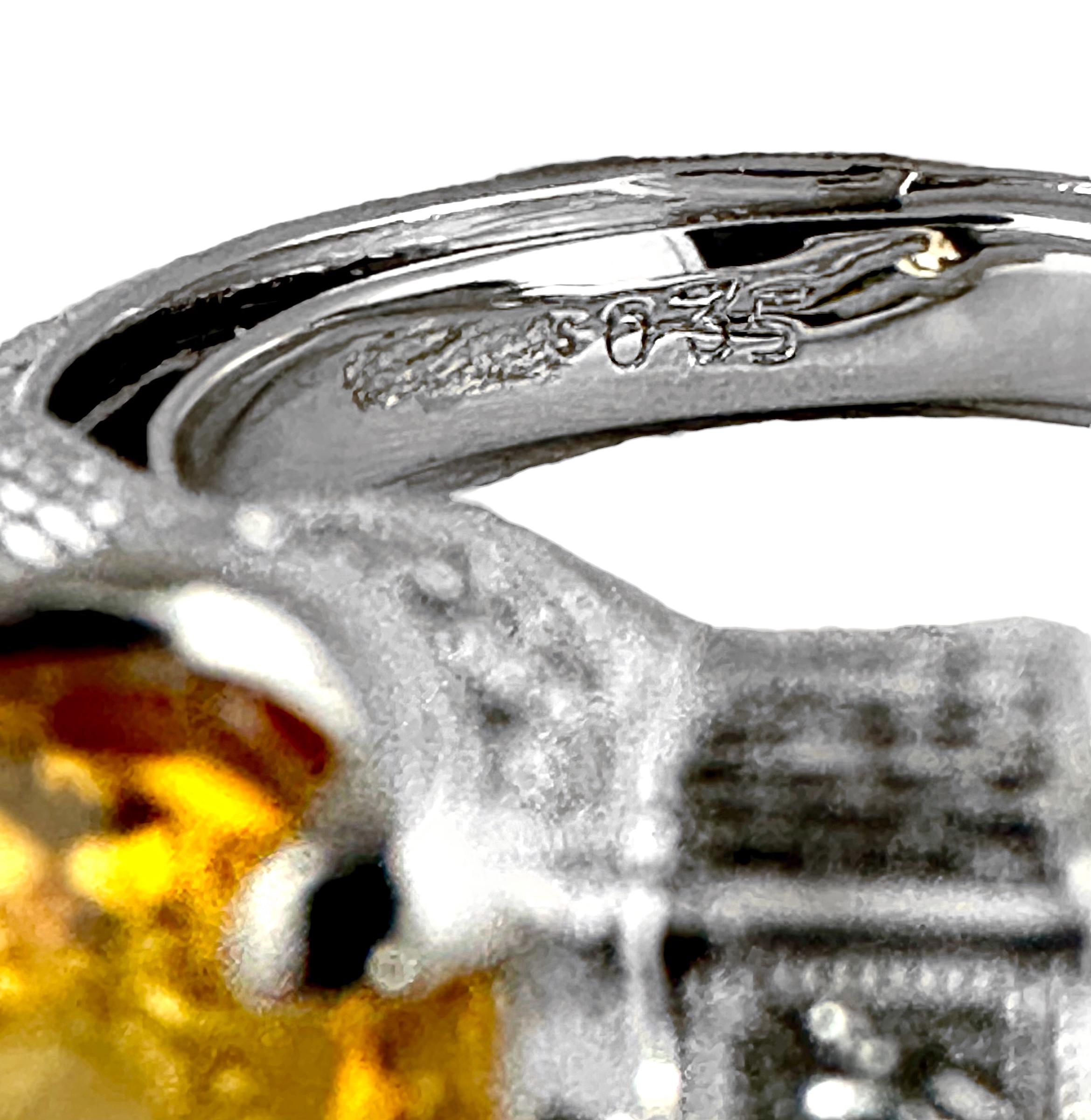 Schwer gravierter Ring aus 18 Karat Weißgold im antikenen Stil mit Goldtopas und Diamanten im antiken Stil im Angebot 3