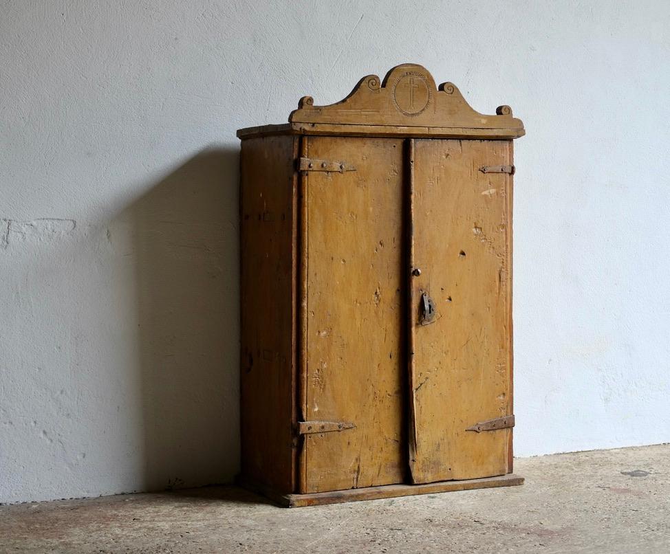 Heavily Patinated Spanish Cabinet In Fair Condition For Sale In London, GB