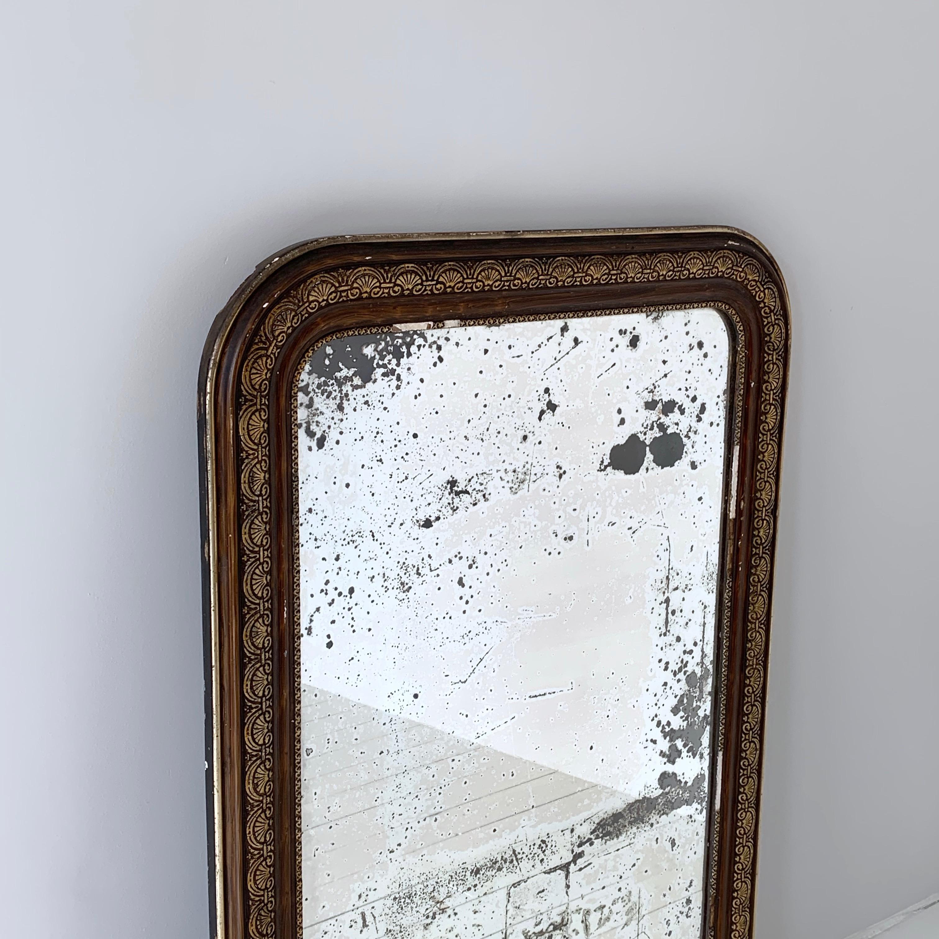Heavily Tarnished 19th Century French Louis Philippe Gilt Mirror For Sale 1