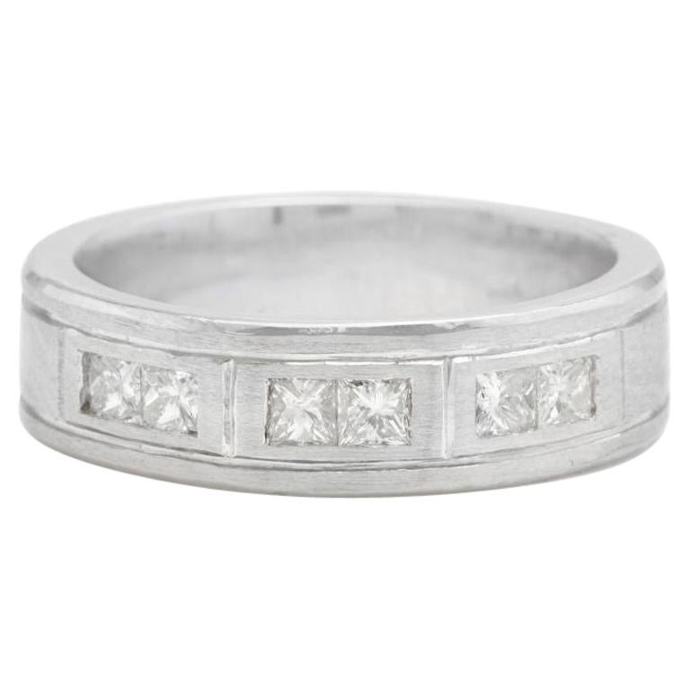 Heavy 0.90 Carat Natural Diamond 14 Karat Solid White Gold Men's Ring For Sale