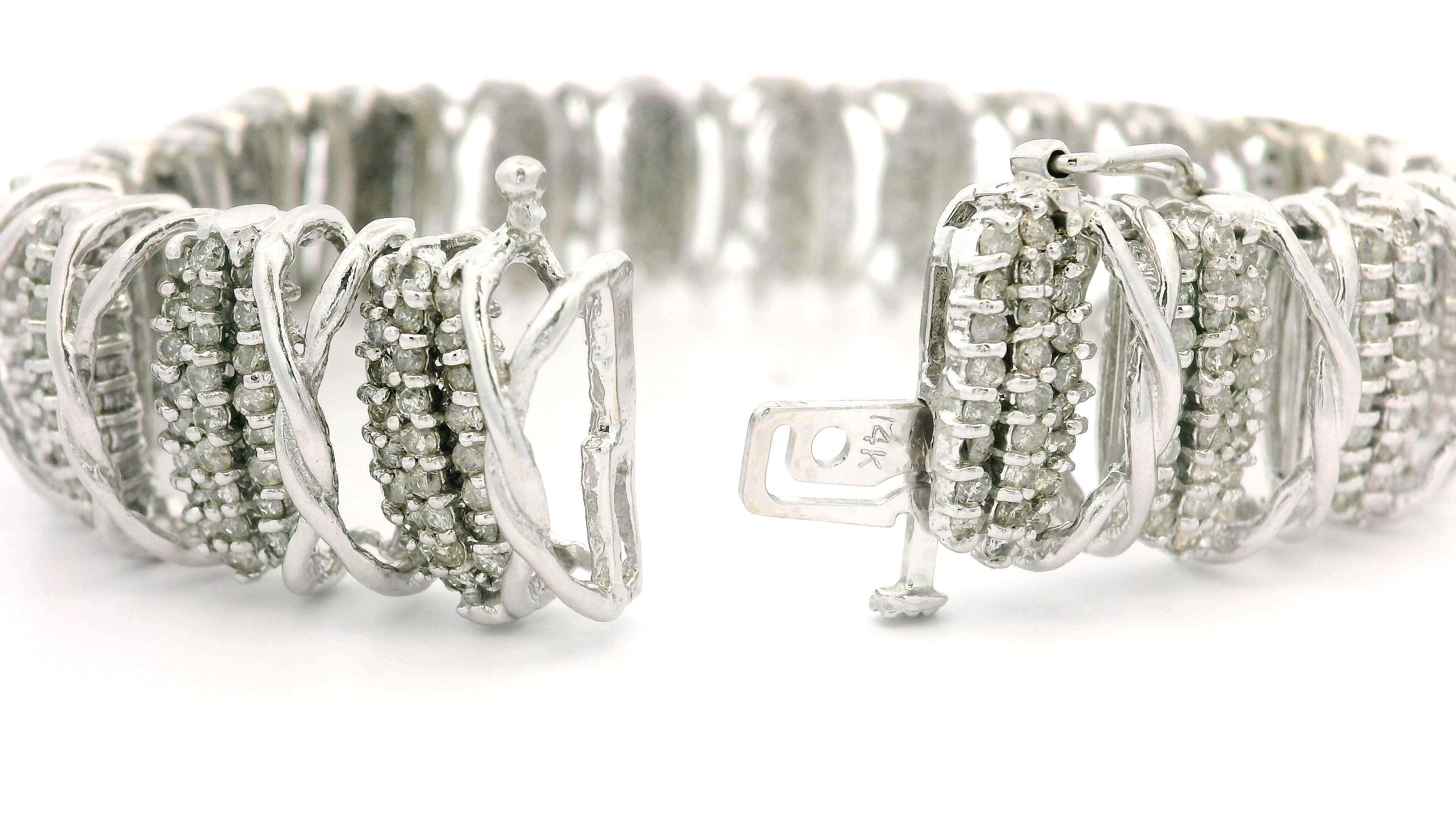 Pulsera de eslabones pesada de oro blanco de 14 quilates con racimo sustancial de 5 ctw y 14,8 mm de ancho Corte brillante en venta