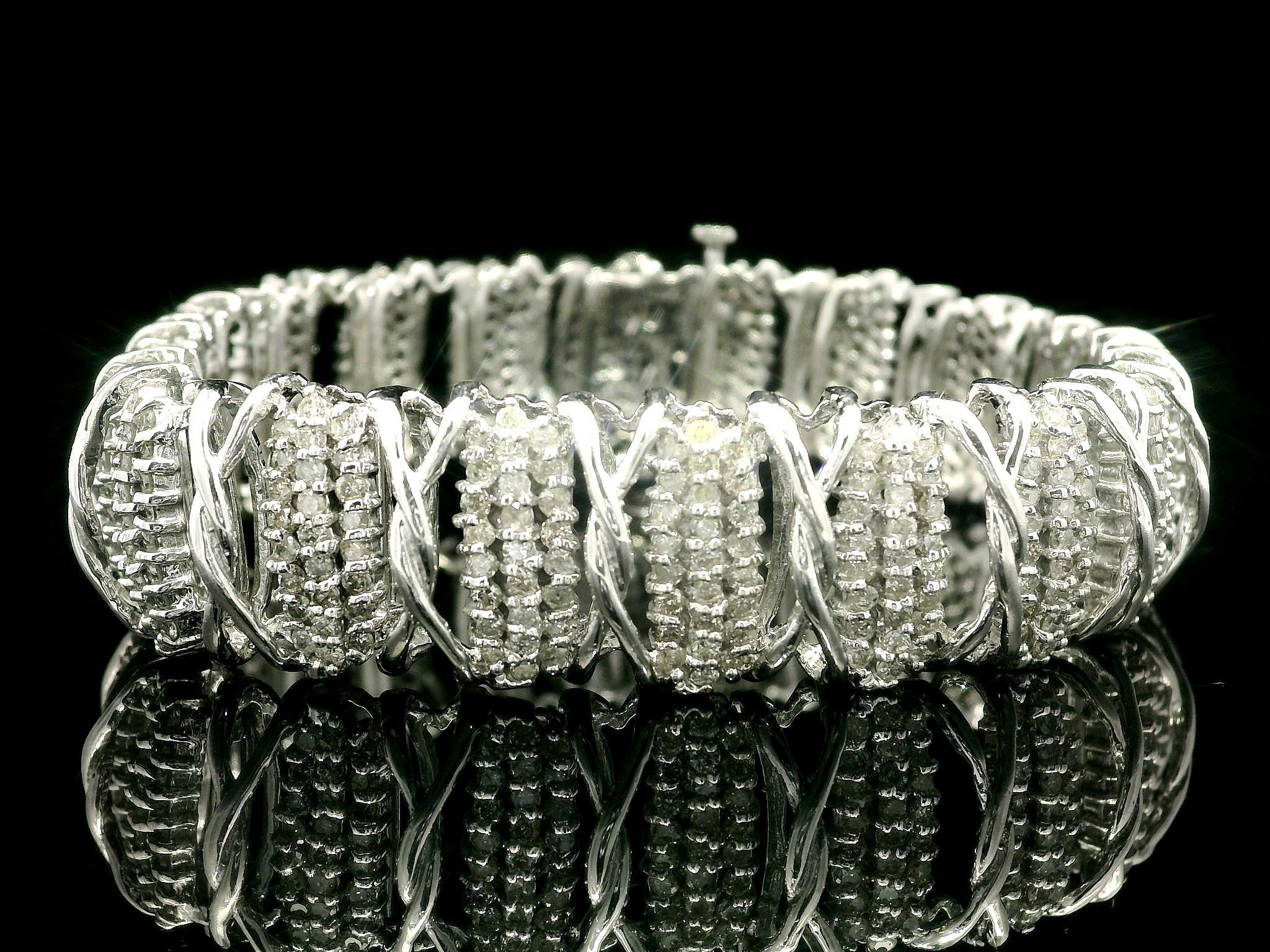 Pulsera de eslabones pesada de oro blanco de 14 quilates con racimo sustancial de 5 ctw y 14,8 mm de ancho en venta 3