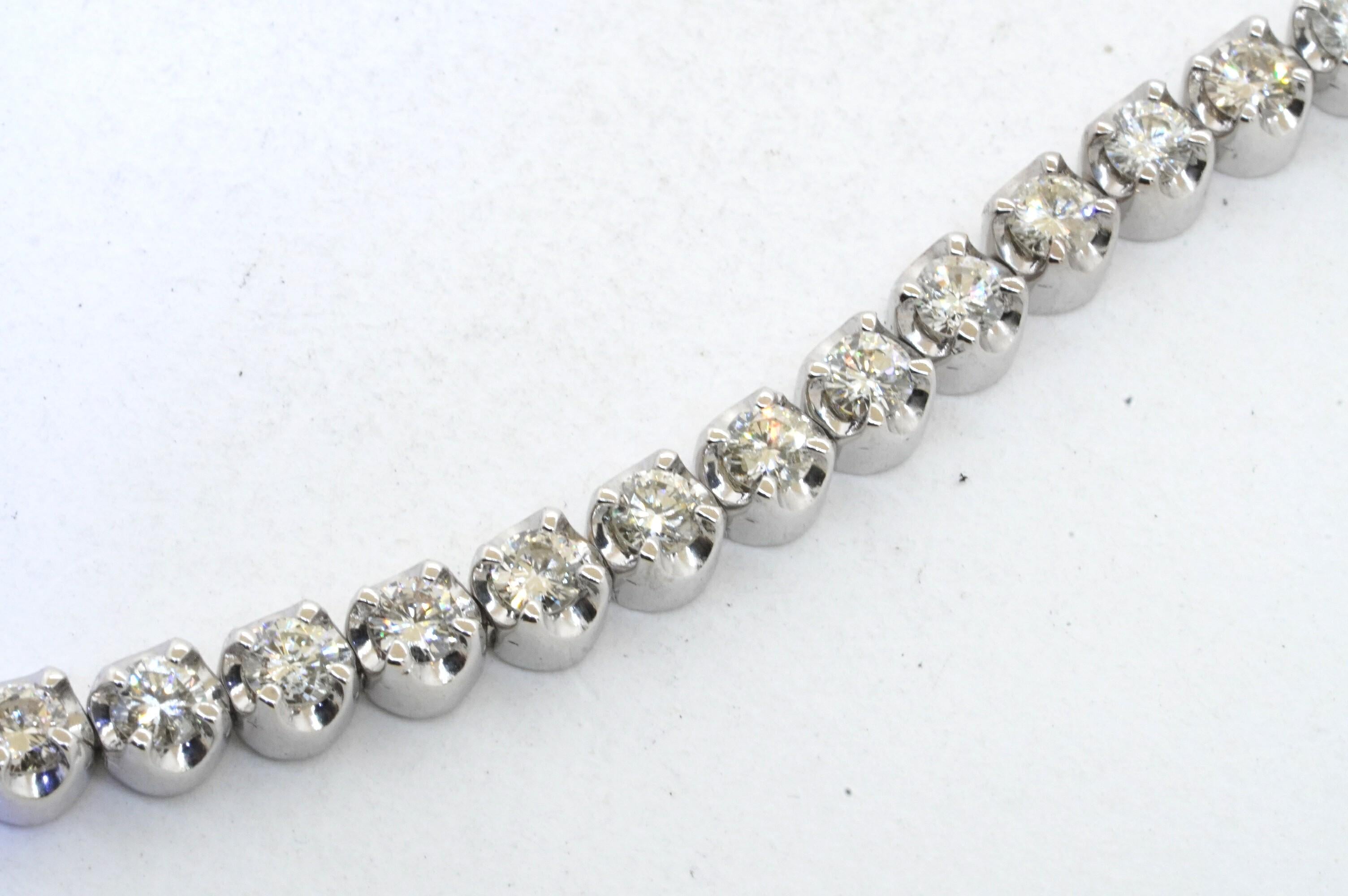 Heavy 14K White Gold High Fashion 5.18CT VS Diamond Tennis Line Bracelet In Excellent Condition For Sale In Fort Lauderdale, FL
