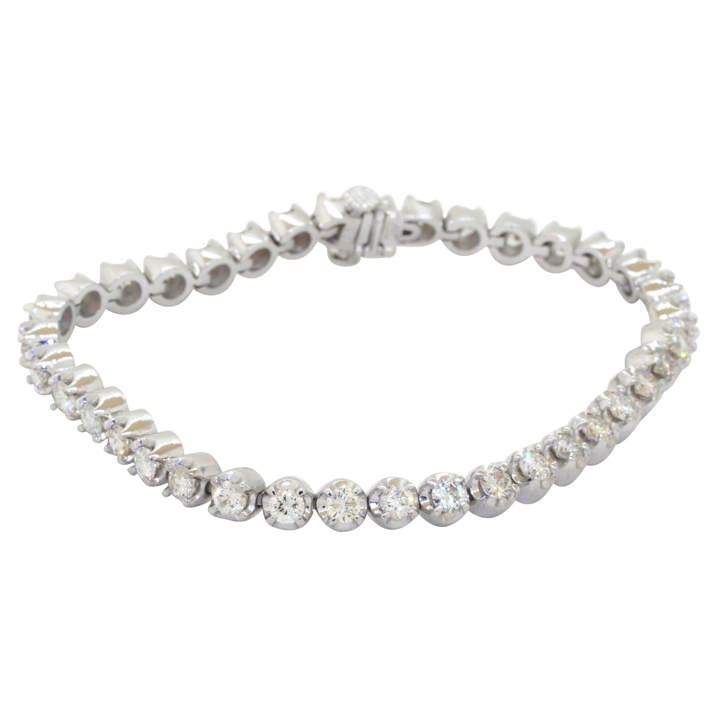 Heavy 14K White Gold High Fashion 5.18CT VS Diamond Tennis Line Bracelet For Sale