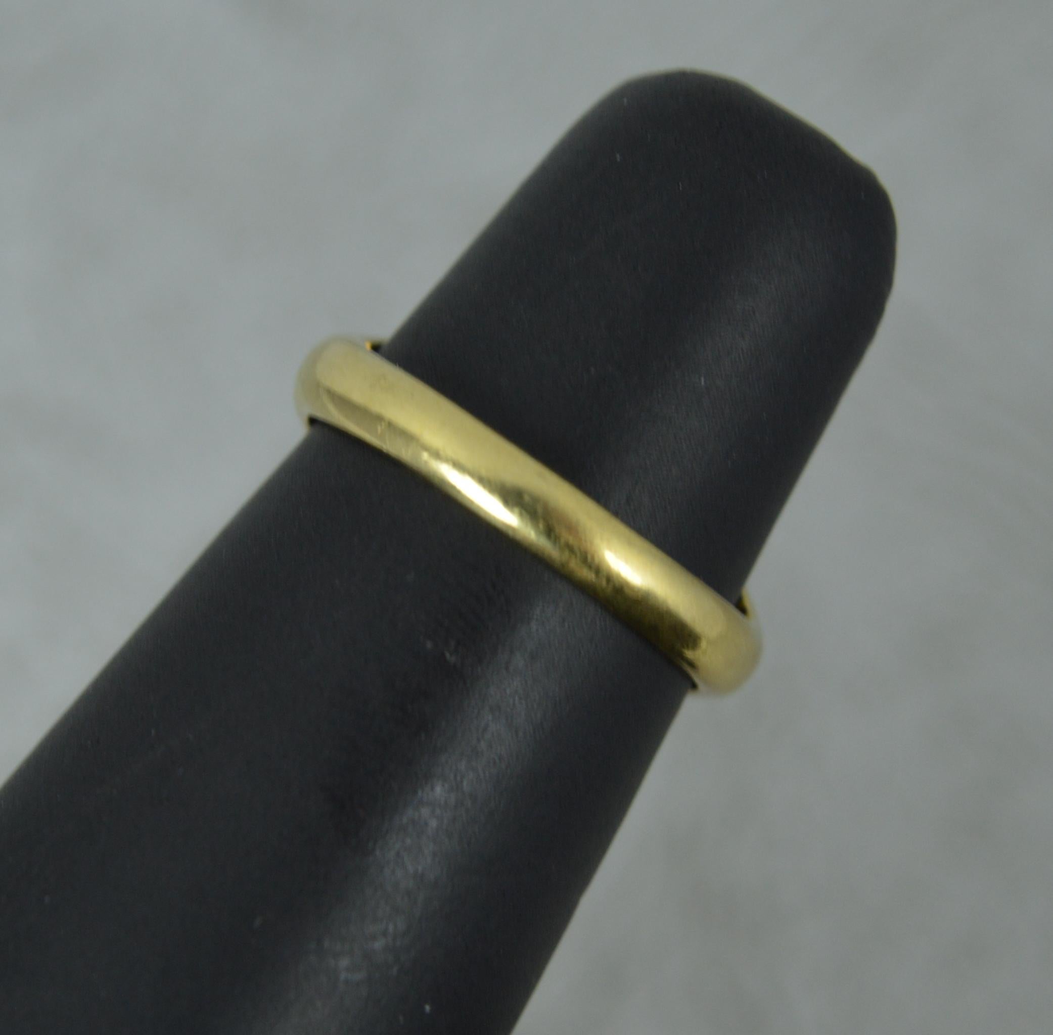 Schwerer Siegelring aus 18 Karat Gelbgold mit Löwen Passant und Kreuz Intaglio 4