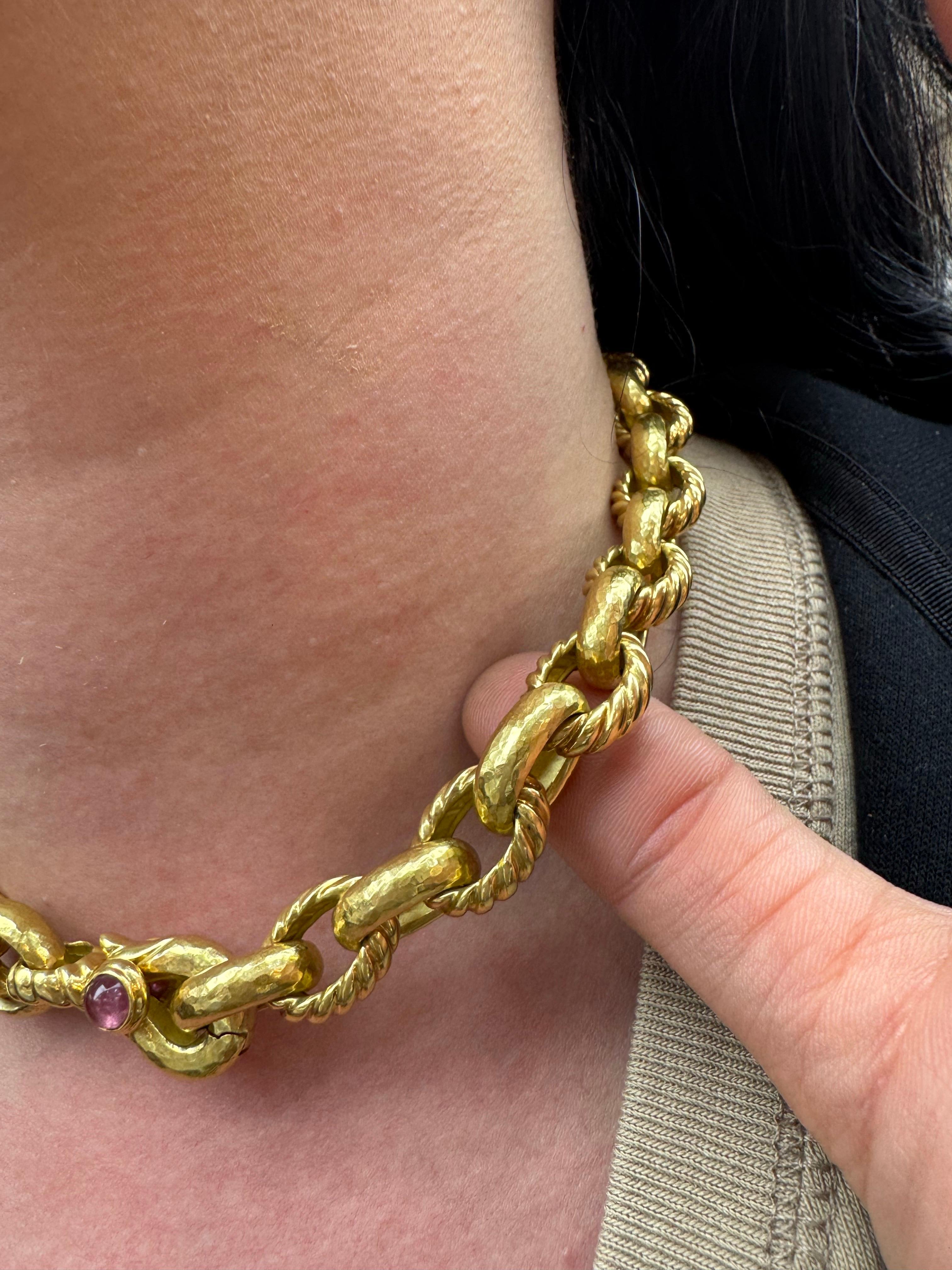 Women's Heavy 18 Karat Yellow Gold Oval Hammered & Braided Link Necklace 94.7 Grams For Sale