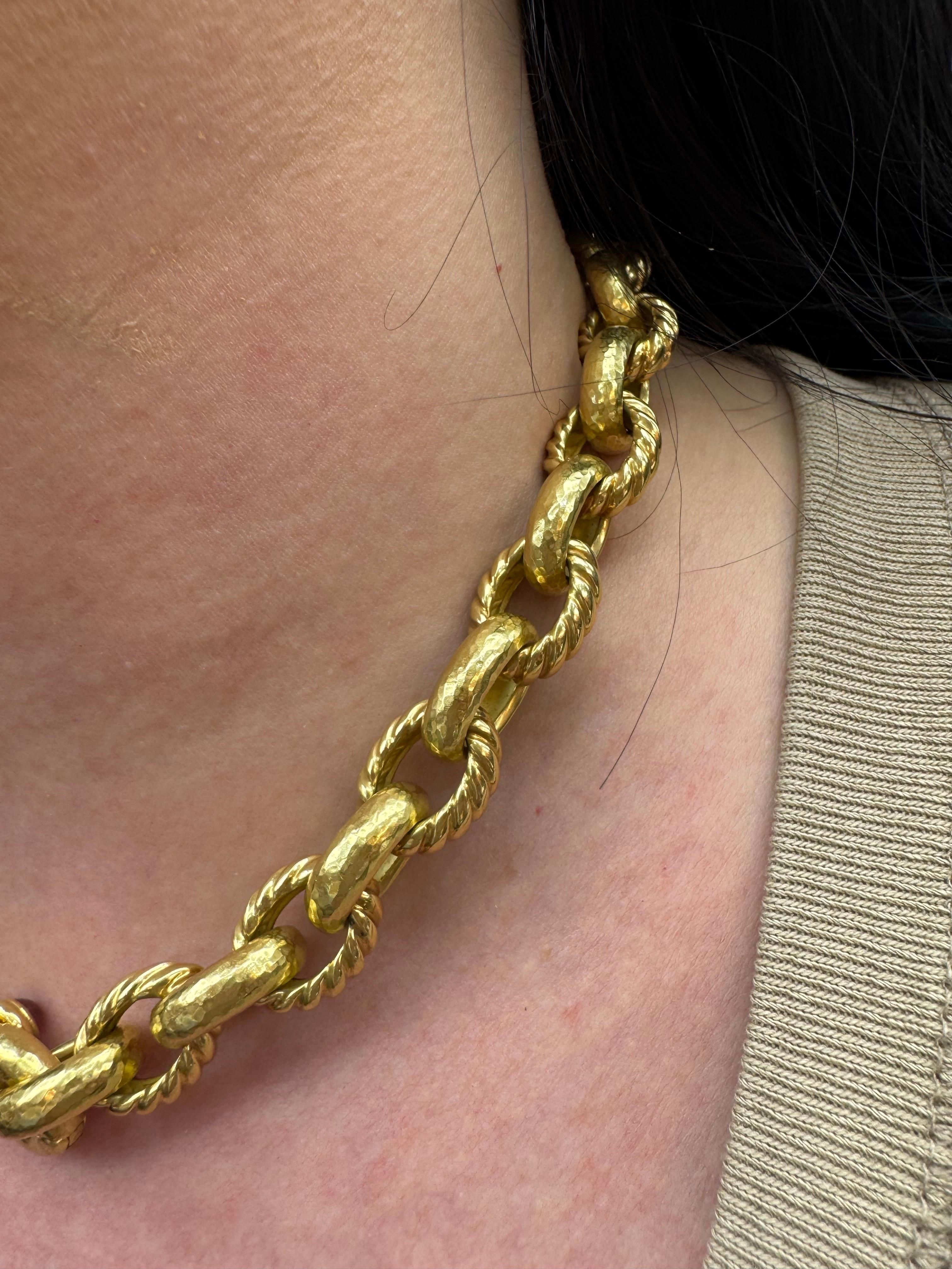 Heavy 18 Karat Yellow Gold Oval Hammered & Braided Link Necklace 94.7 Grams For Sale 2
