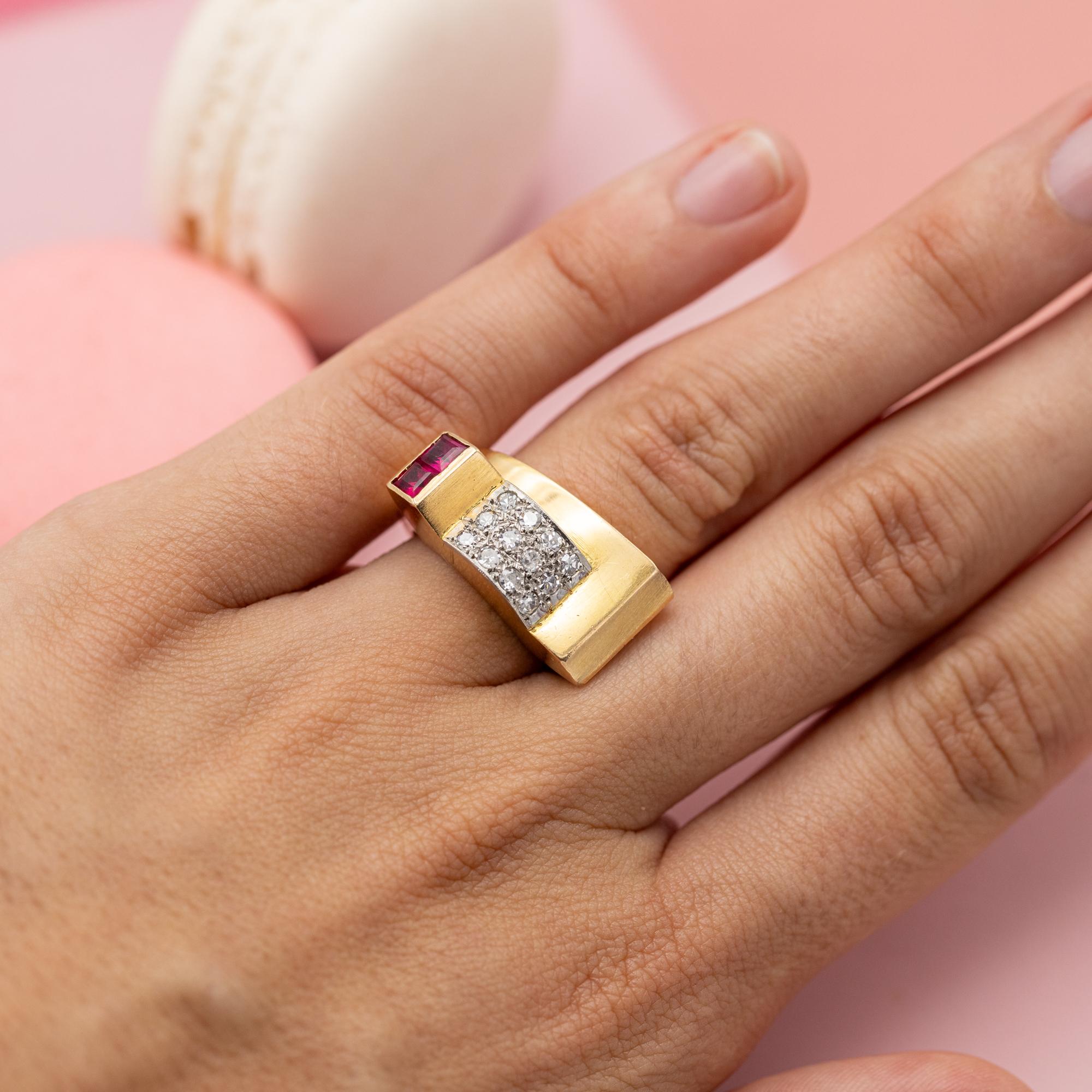 Anillo tanque pesado de oro amarillo de 18 quilates - rubí talla carré - Anillo voluminoso retro patrimonial 6