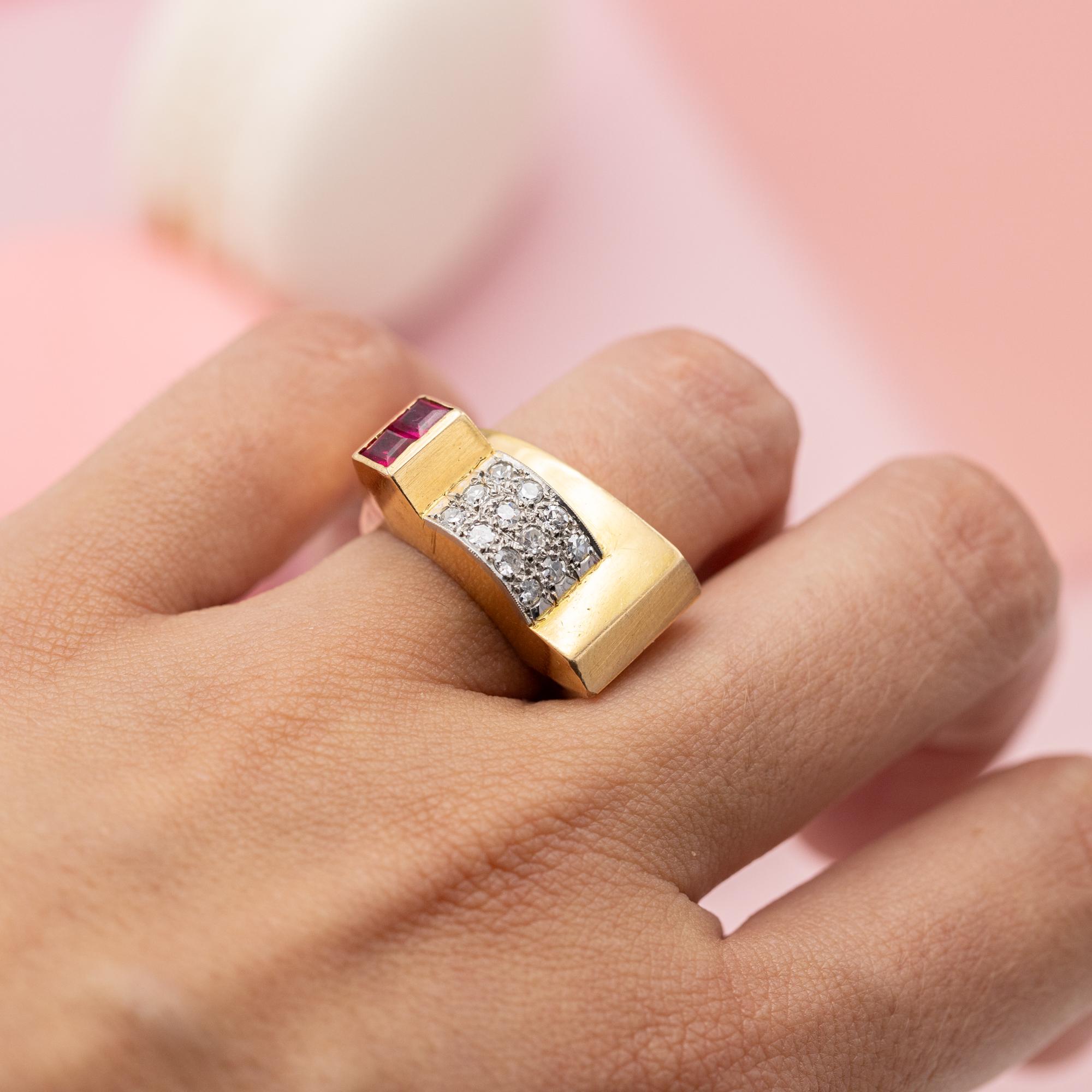 Anillo tanque pesado de oro amarillo de 18 quilates - rubí talla carré - Anillo voluminoso retro patrimonial 7
