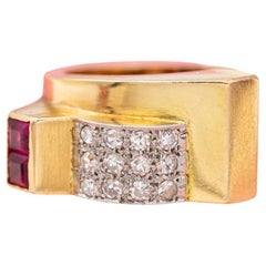 Heavy 18 karat yellow gold tank ring - ruby carré cut - Retro estate bulky ring