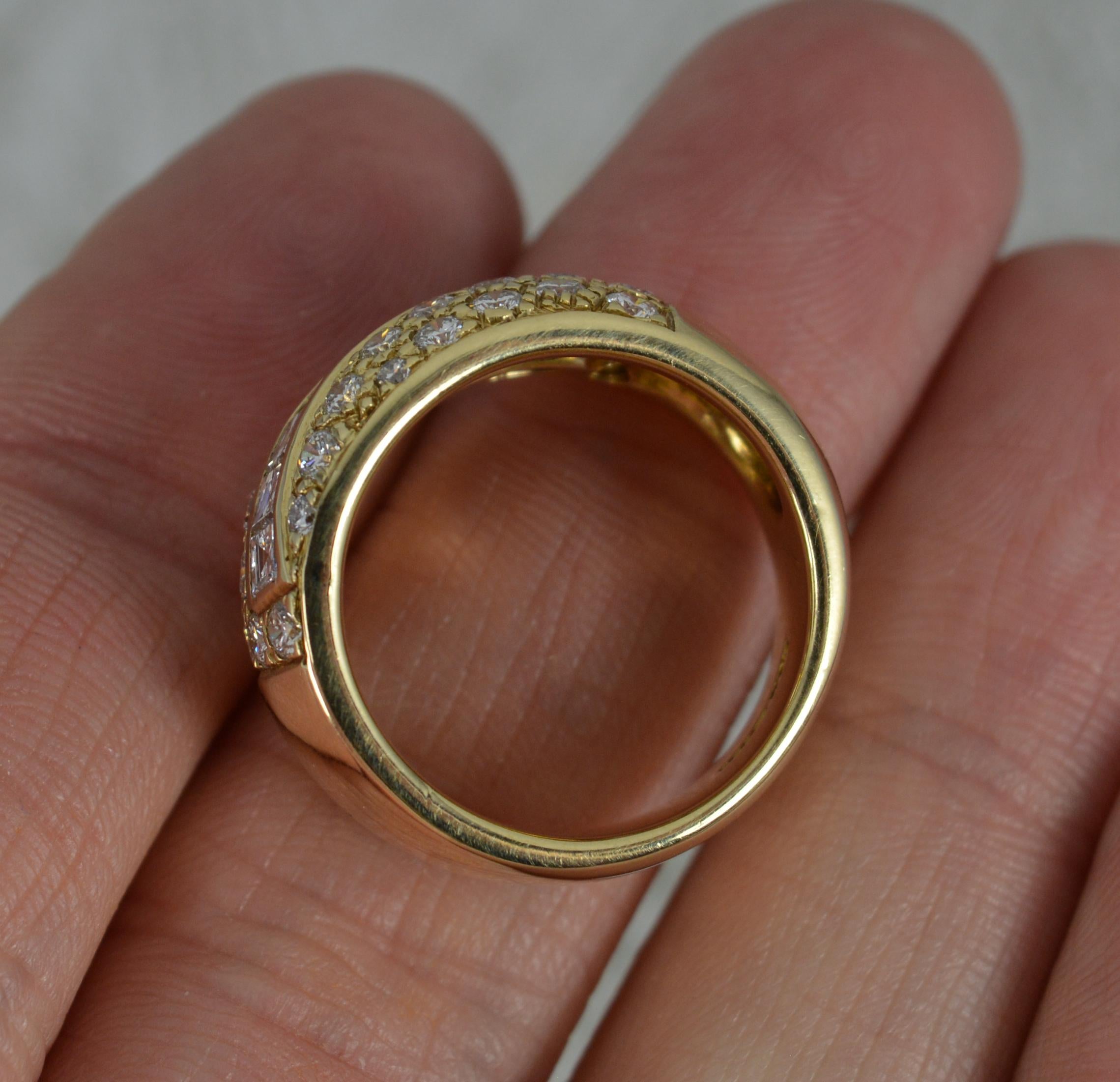 Bombe-Cluster-Ring mit 1,85 Karat Diamant und 14 Karat Gold (Rundschliff) im Angebot