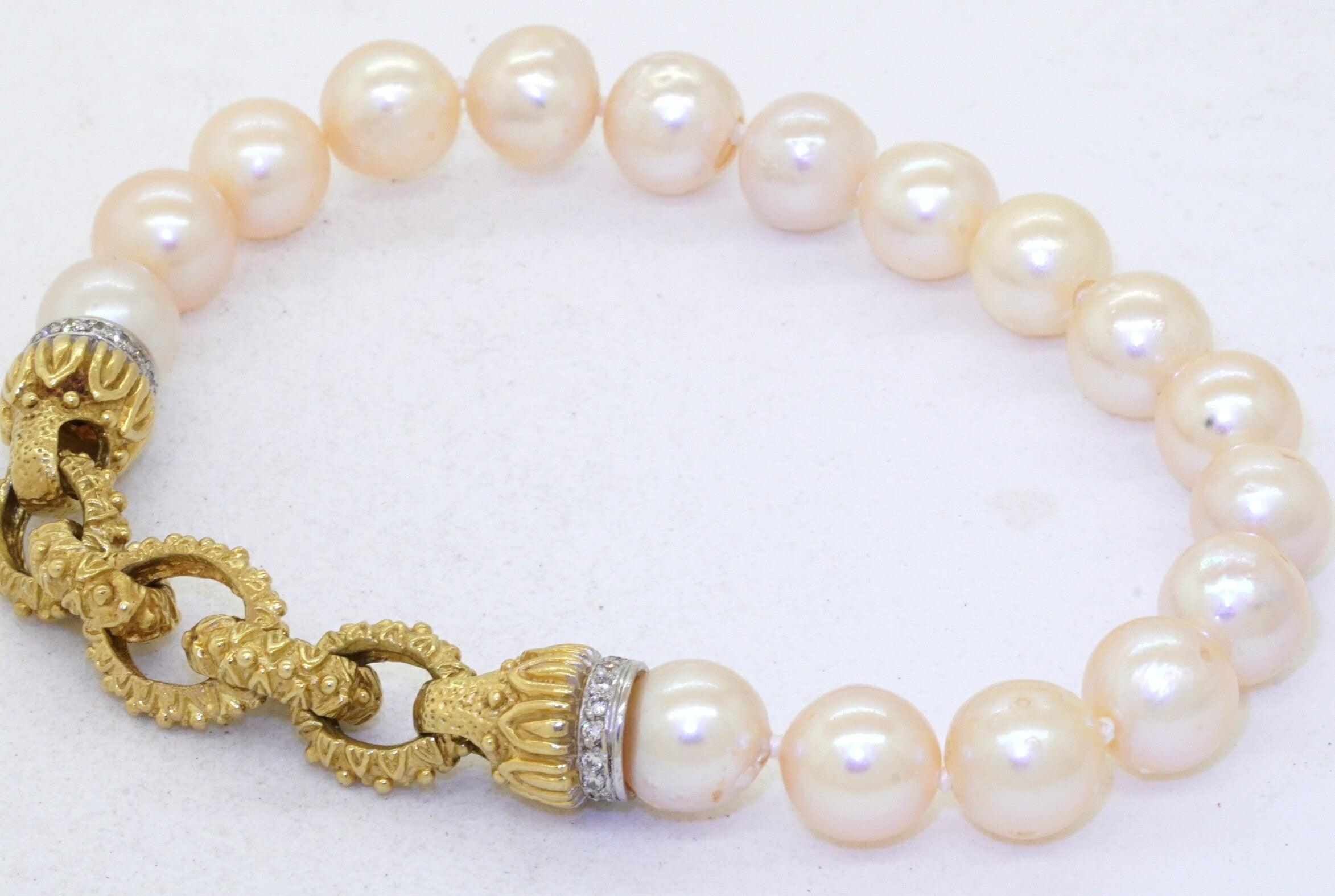 Contemporary Heavy 18k Gold Beautiful .28ctw VS1/F Diamond Pearl Strand Bracelet