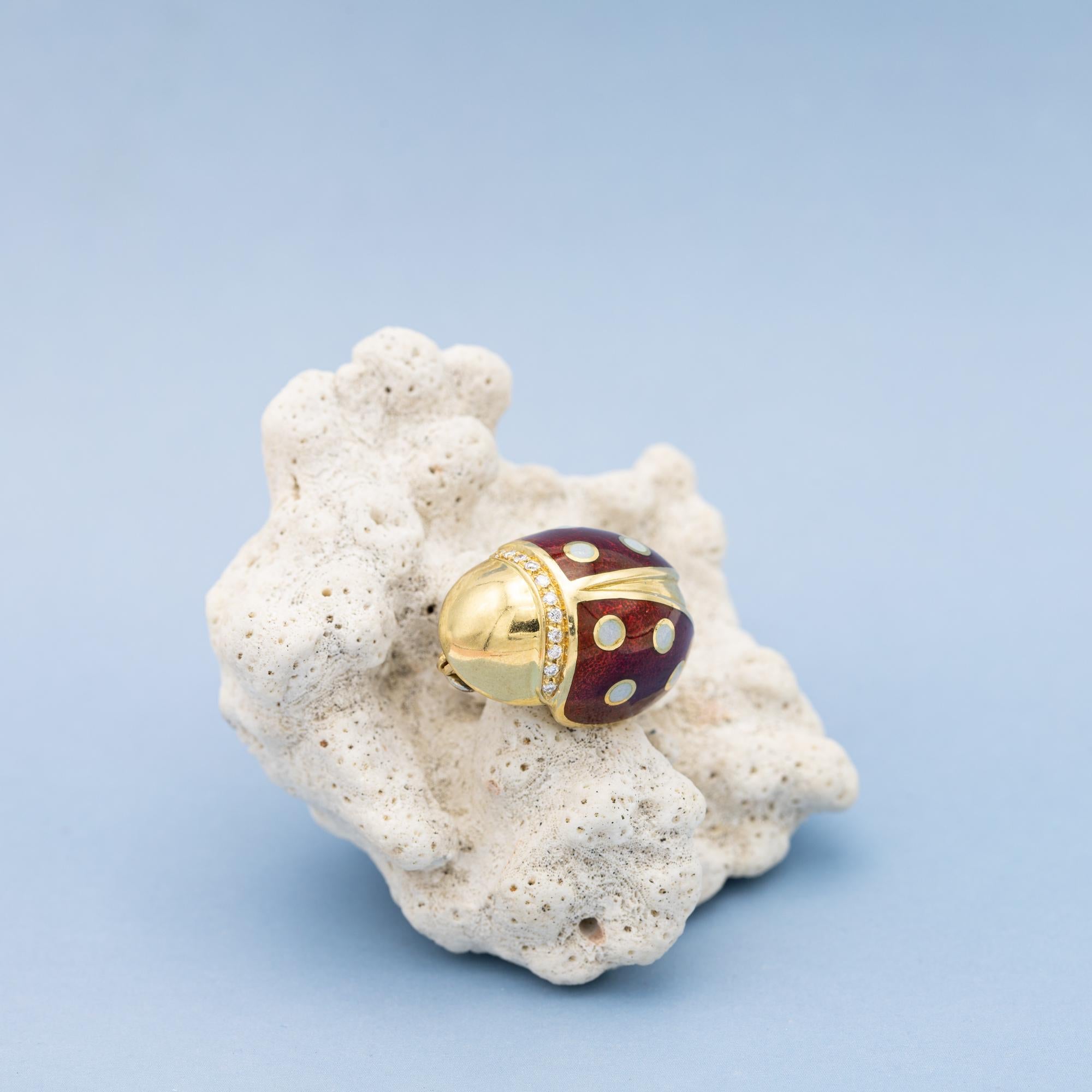 Heavy 18k ladybug Brooch - Vintage estate Italian collar brooch - enamel animal 4