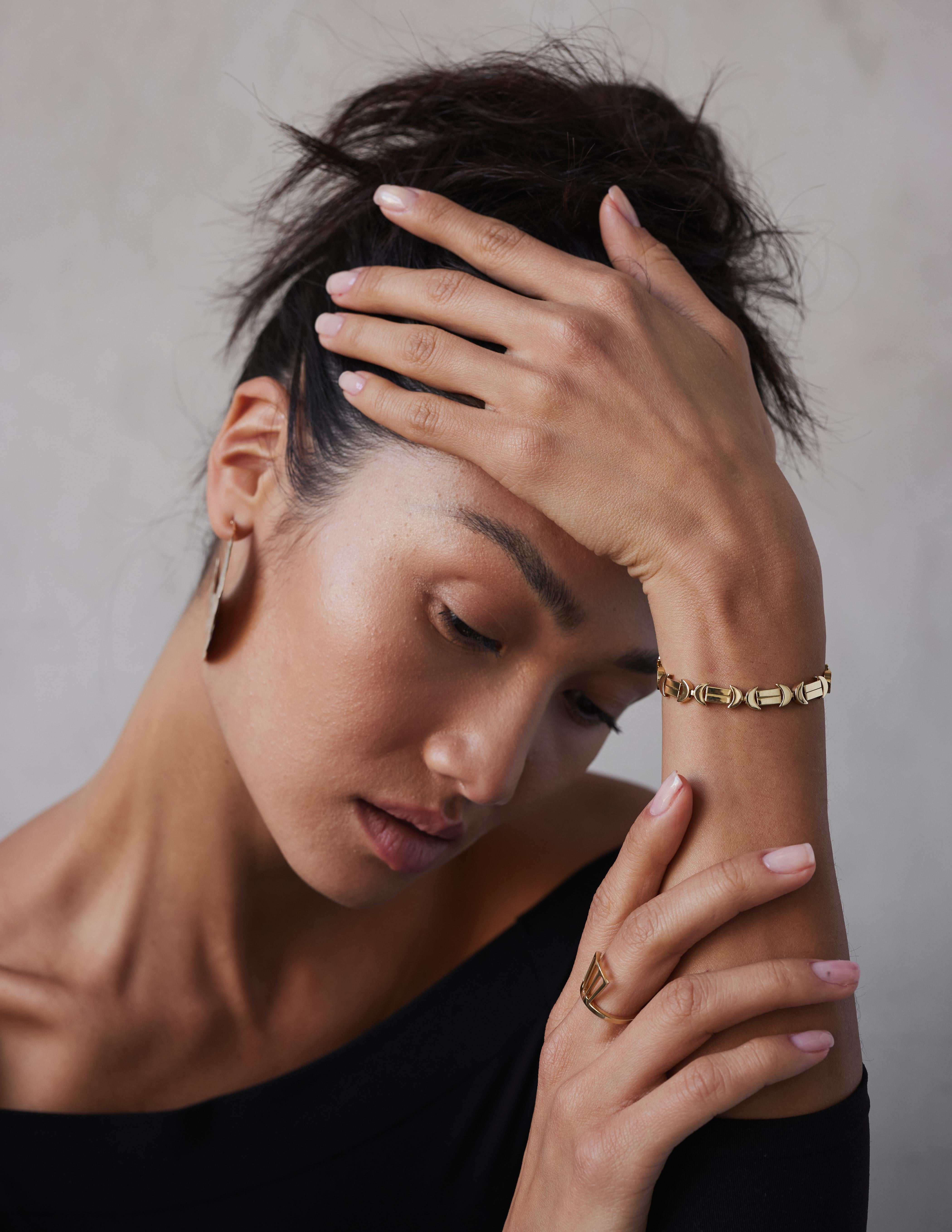 Art déco Bracelet lourd en or jaune massif 18k avec maillons en chaîne faits à la main en vente