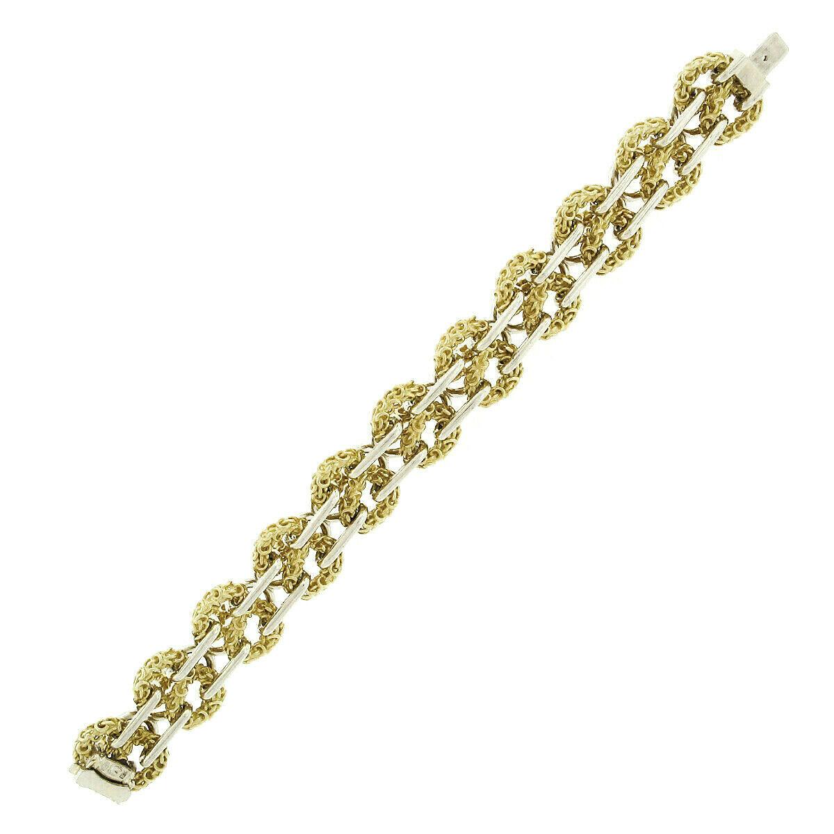Bracelet à large chaîne en or jaune et blanc 18 carats avec nœuds infinis en relief en forme de nœud en vente 5