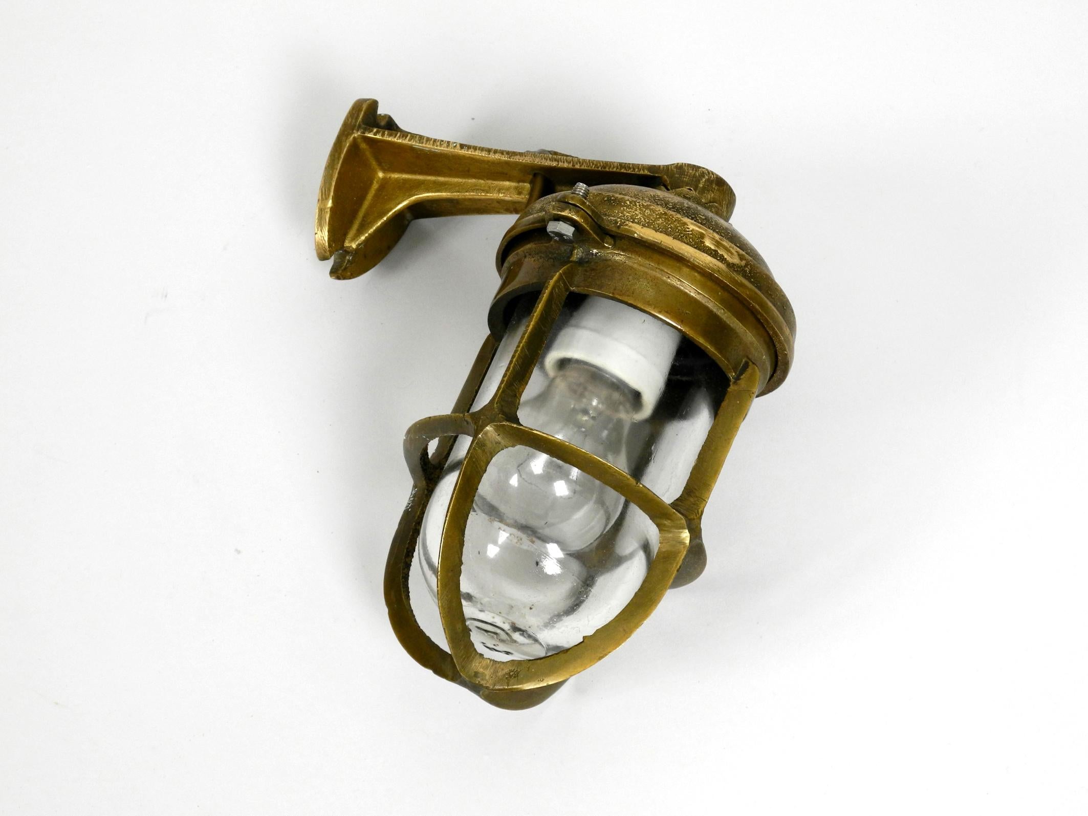 Heavy 1950s Maritime Ship Wall Lamp Made of Cast Brass and with Glass Shade In Good Condition For Sale In München, DE