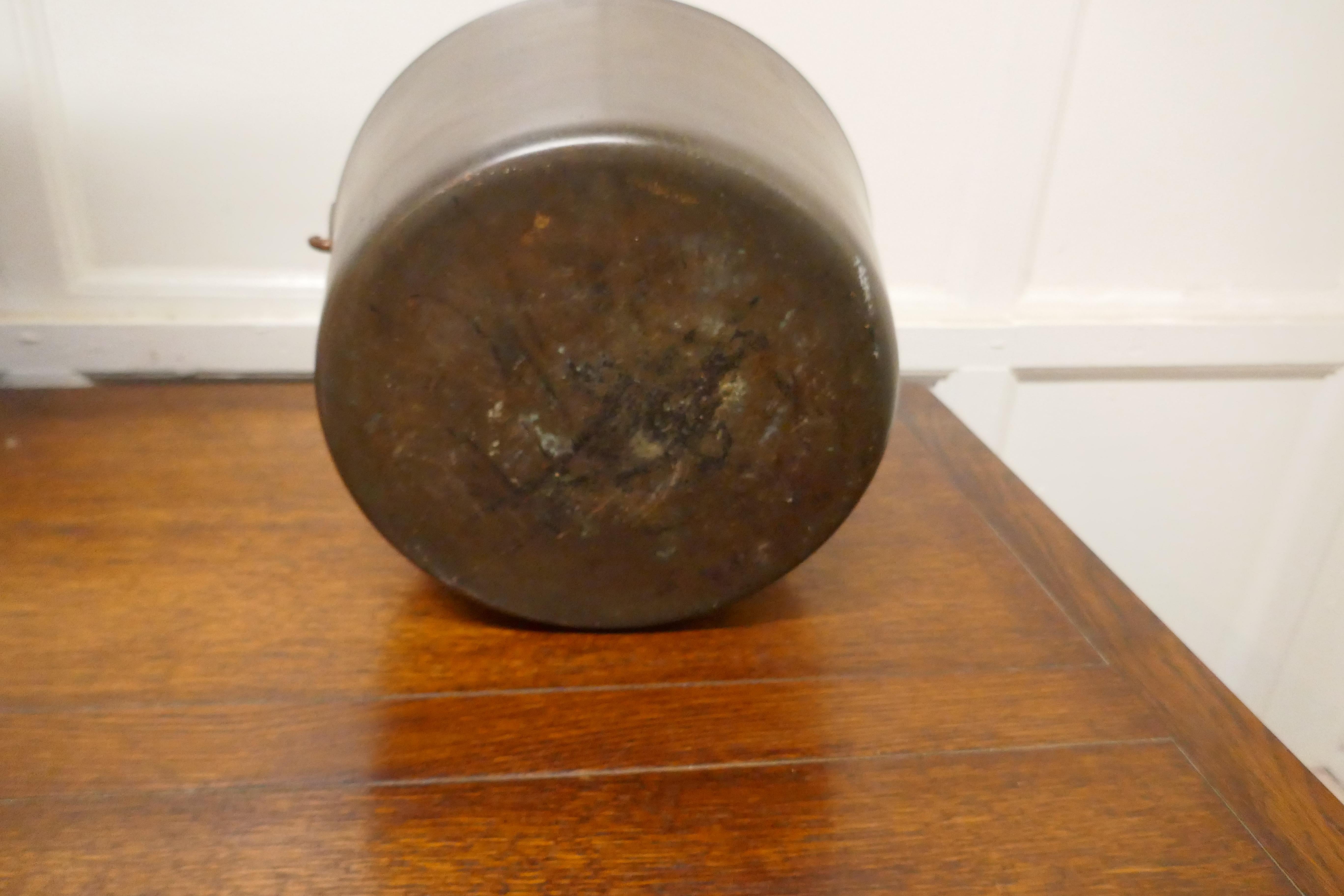 Heavy 19th Century Brass Preserving or Jam Pan In Good Condition For Sale In Chillerton, Isle of Wight