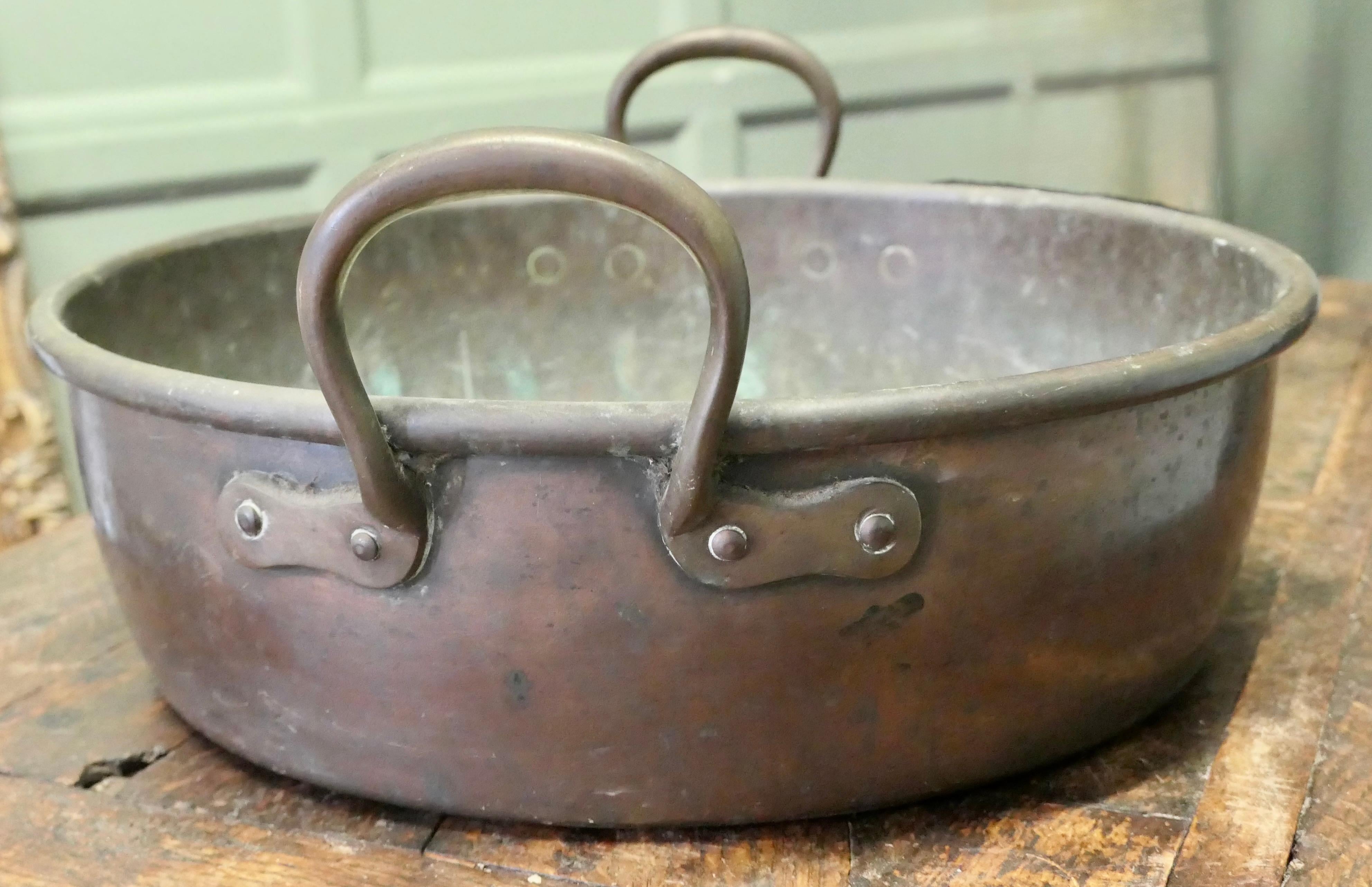 Heavy 19th Century Copper Preserving Pan In Good Condition For Sale In Godshill, Isle of Wight