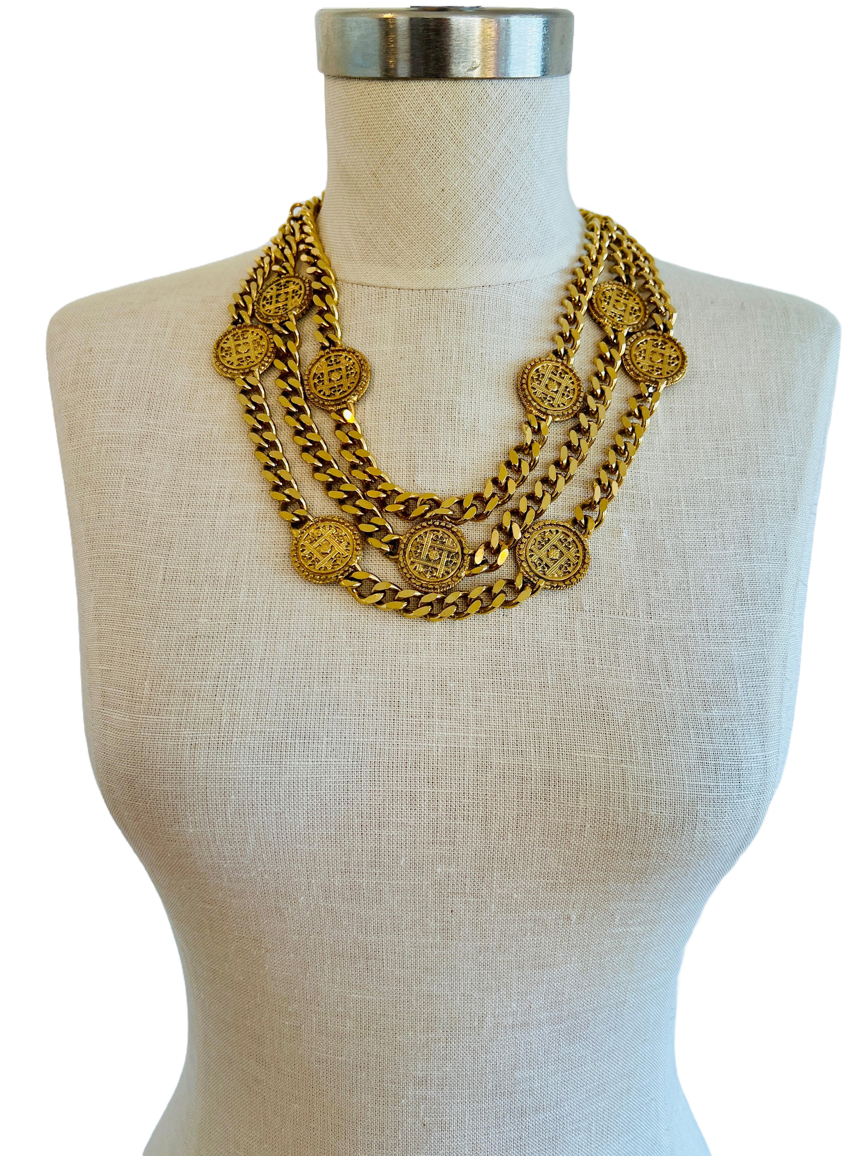Vintage 314g Gold Curb Chain Coin Medallion Layered Necklace Belt Roman Bon état - En vente à Sausalito, CA