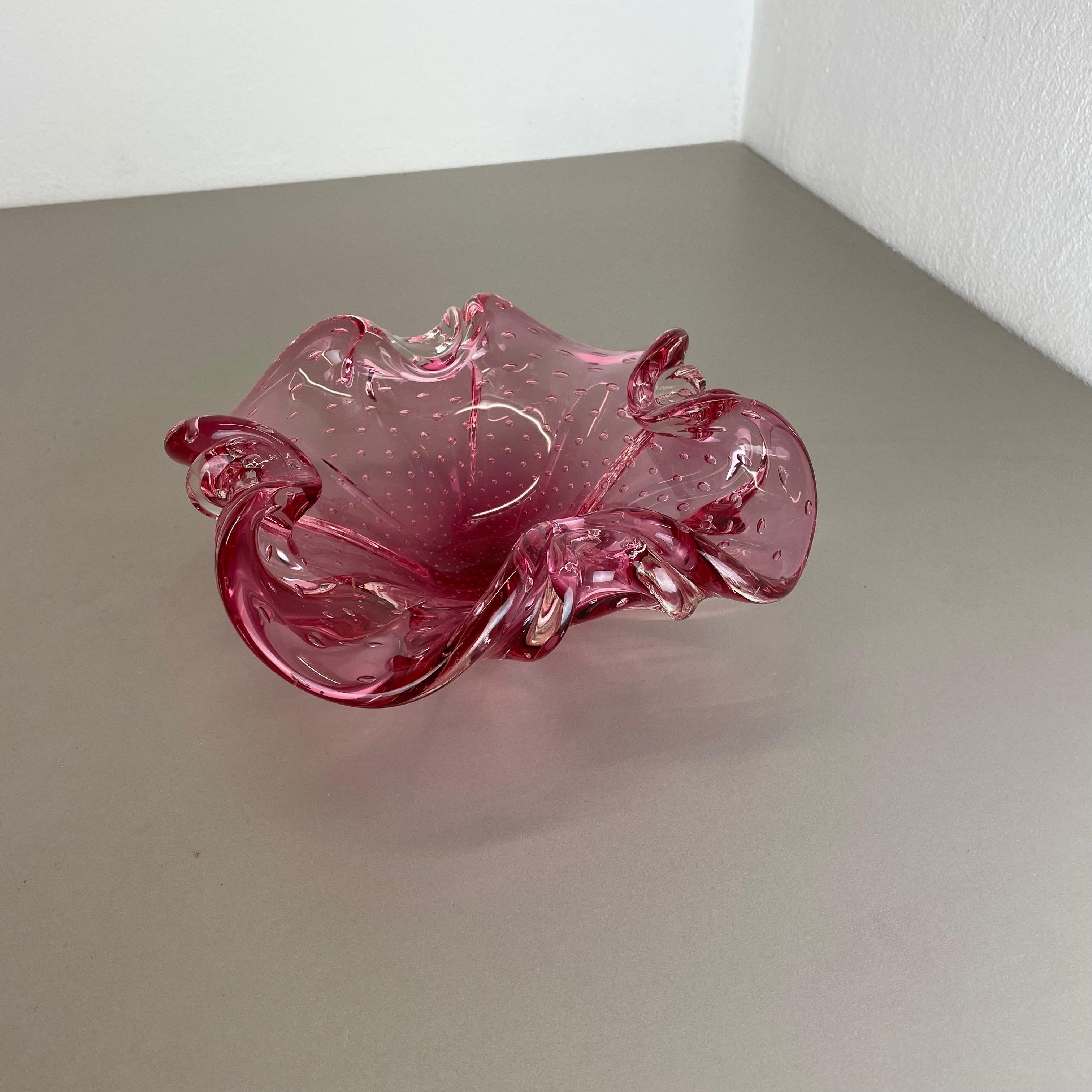 Article:

Murano glass shell element extra large in floral form


Origin:

Murano, Italy

Decade:

1970s

This original one of a kind glass shell was produced in the 1970s in Murano, Italy. This element is made of high quality Murano