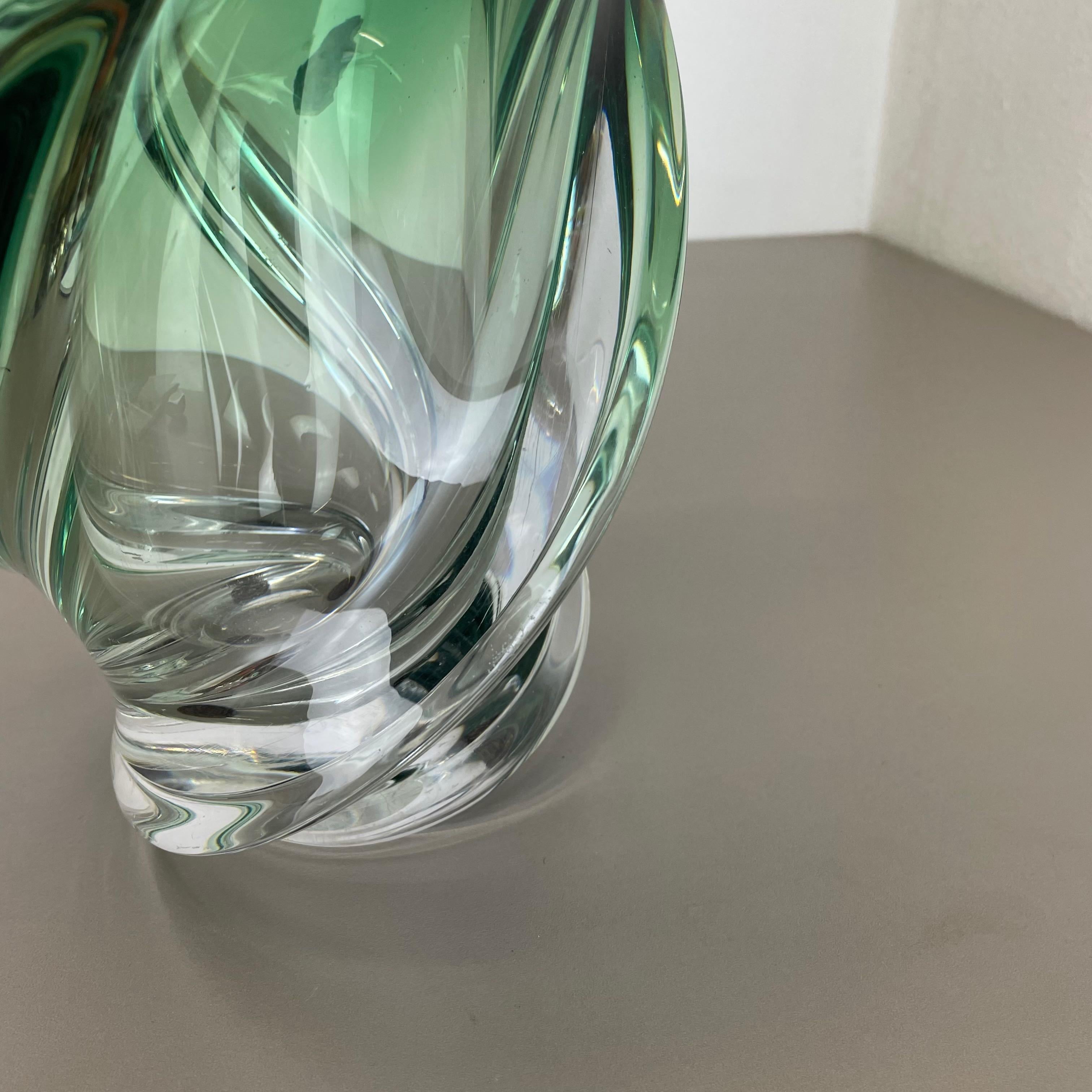 Vase en verre vague de 5,1 kg par Val Saint Lambert, Belgique 1960 en vente 3