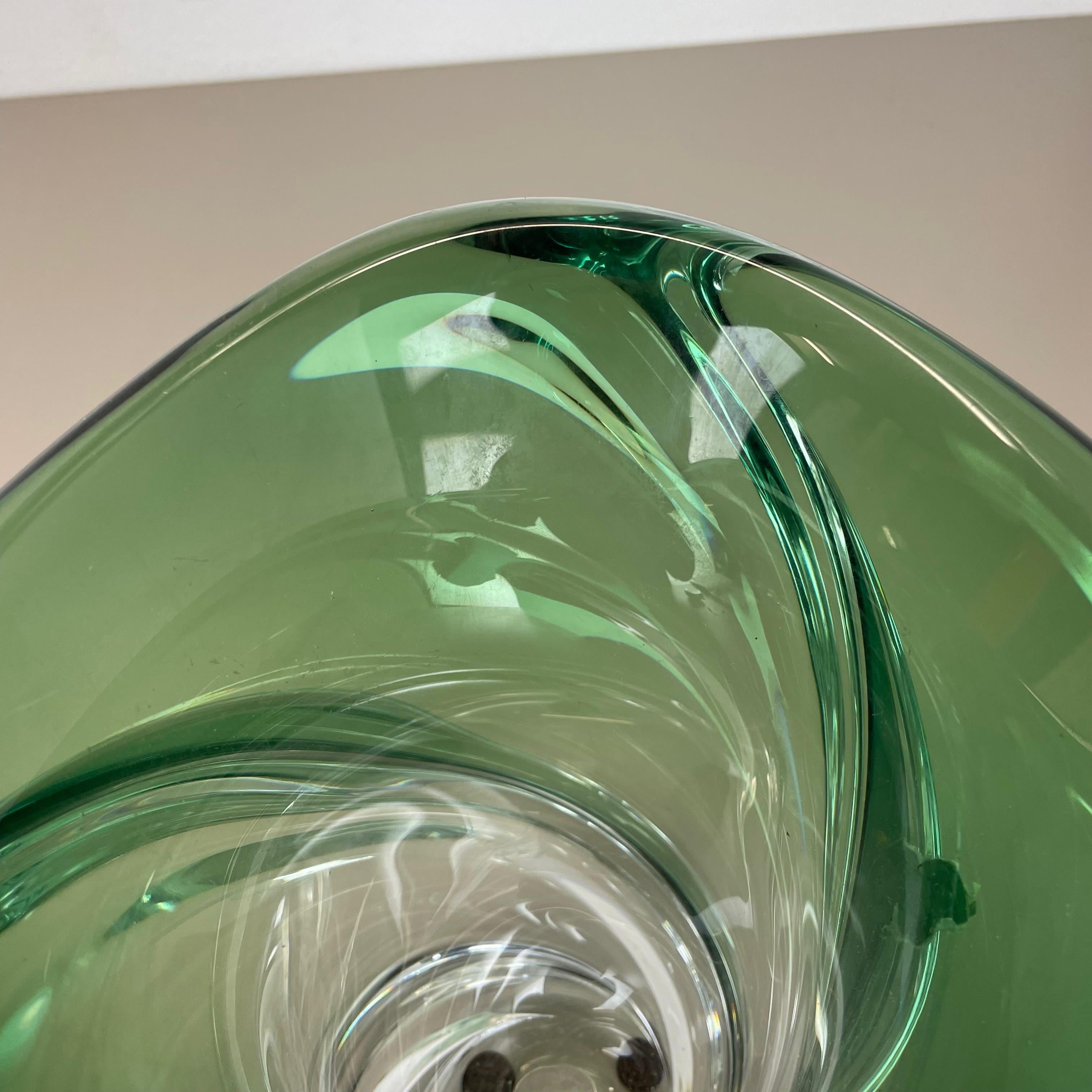 Vase en verre vague de 5,1 kg par Val Saint Lambert, Belgique 1960 en vente 7
