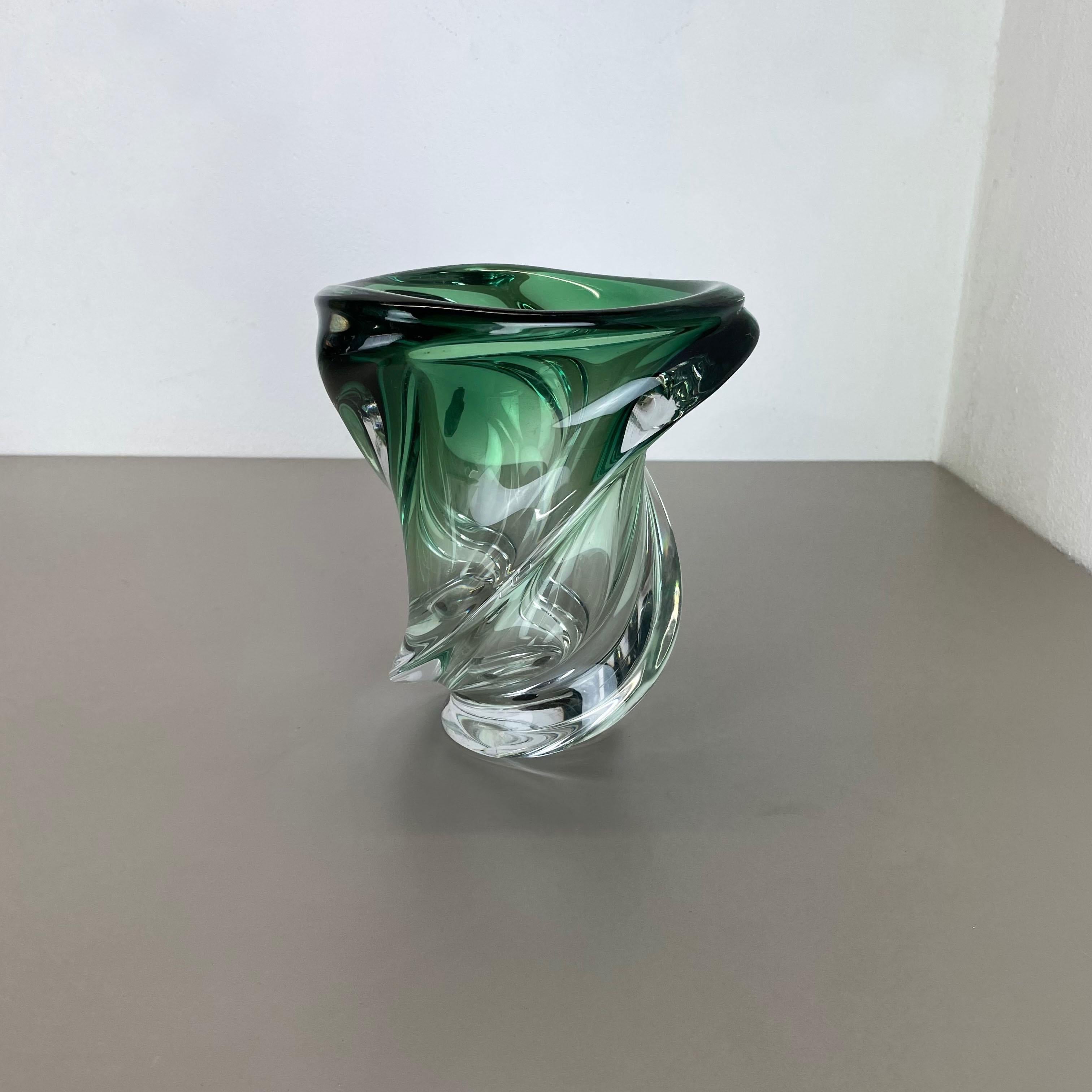 Mid-Century Modern Vase en verre vague de 5,1 kg par Val Saint Lambert, Belgique 1960 en vente