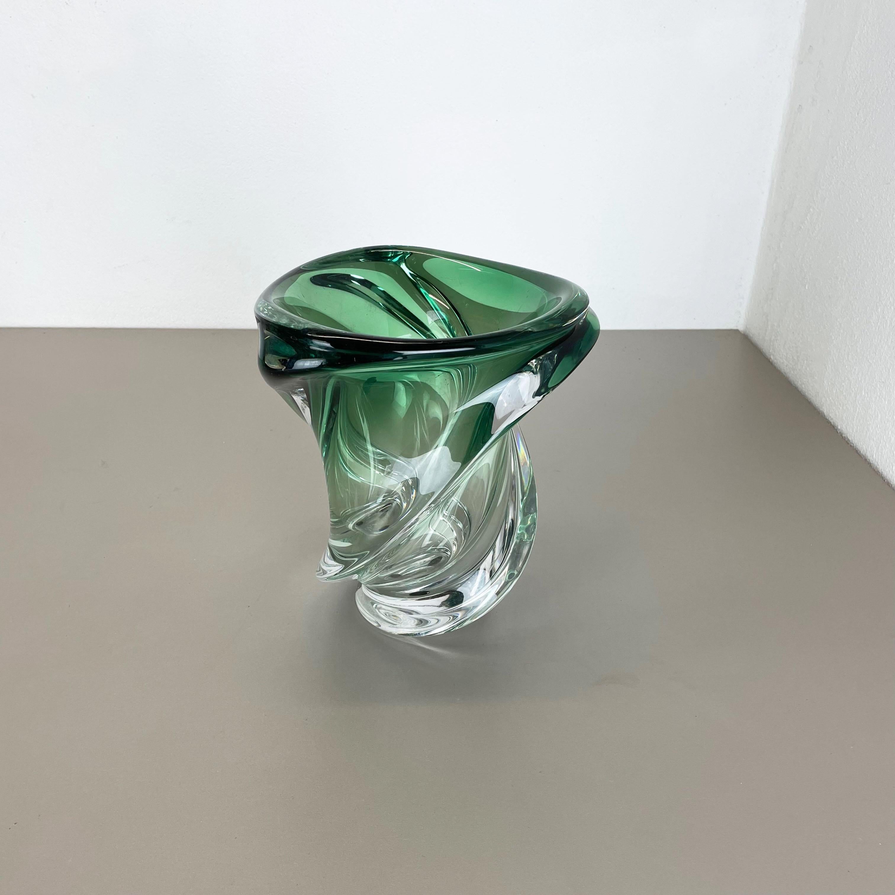Belge Vase en verre vague de 5,1 kg par Val Saint Lambert, Belgique 1960 en vente