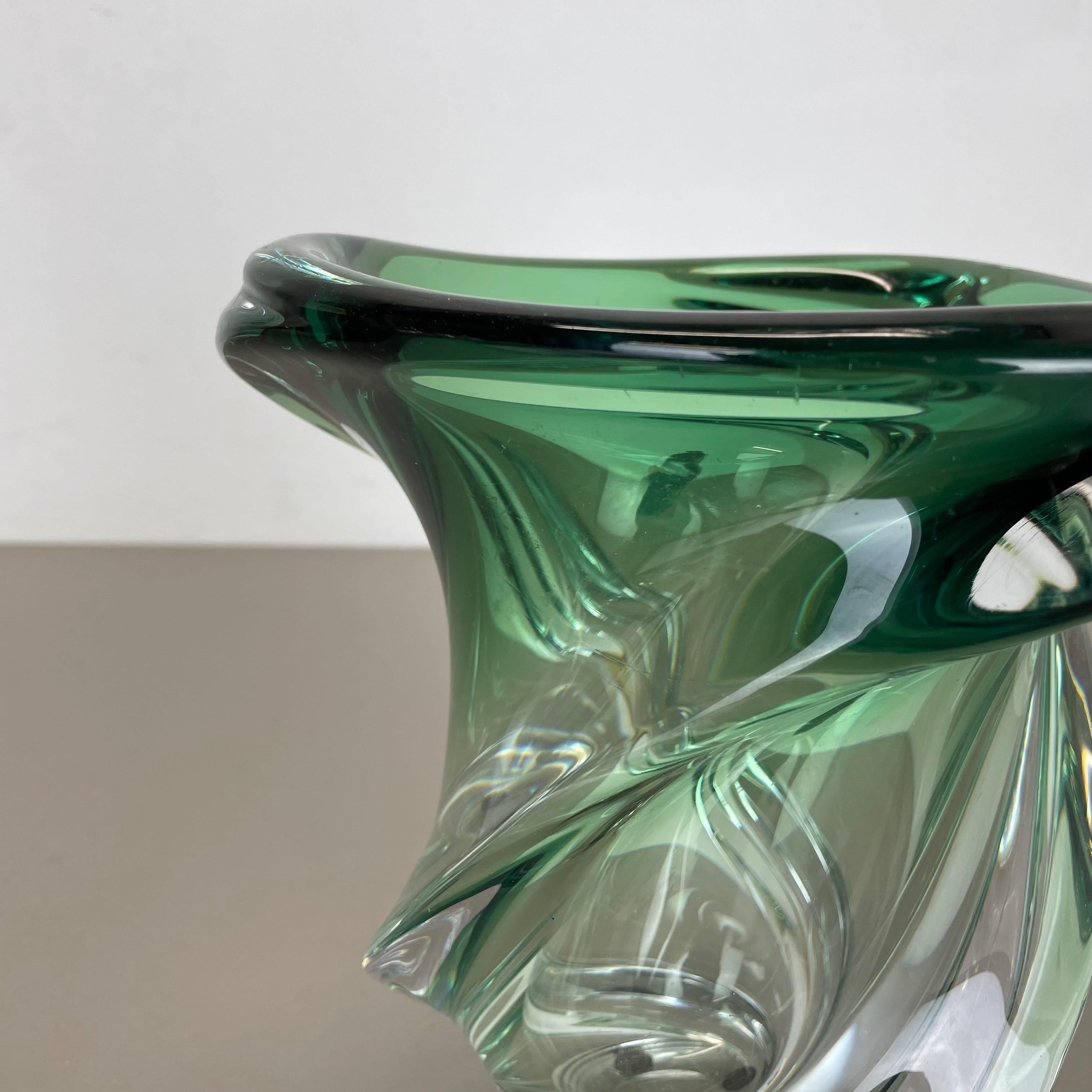 Vase en verre vague de 5,1 kg par Val Saint Lambert, Belgique 1960 en vente 1