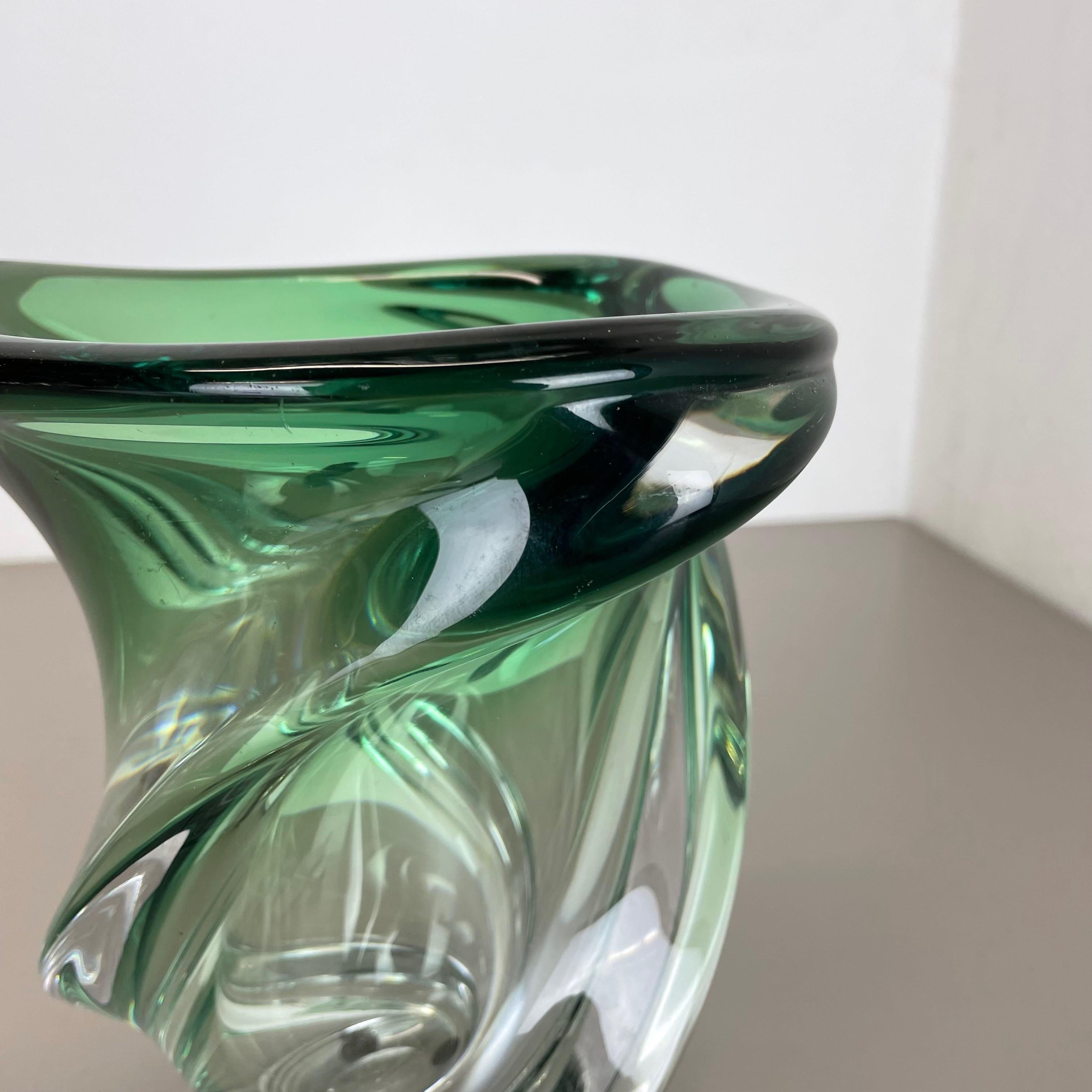 Vase en verre vague de 5,1 kg par Val Saint Lambert, Belgique 1960 en vente 2