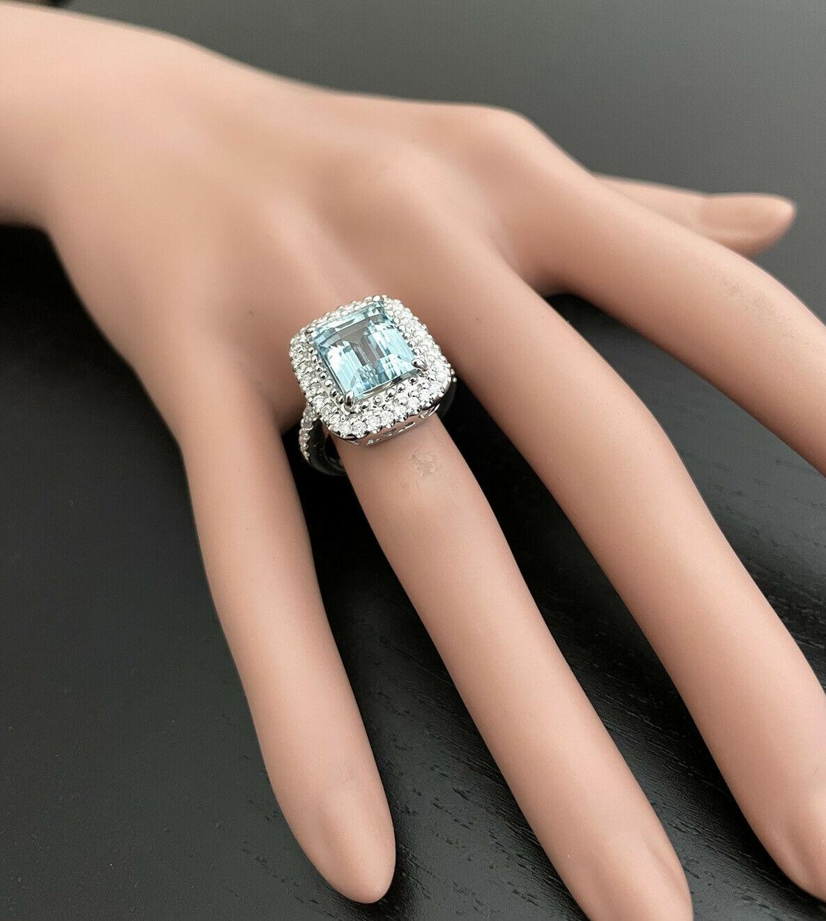 Heavy 5.80 Carats Natural Aquamarine and Diamond 14k Solid White Gold Ring For Sale 3
